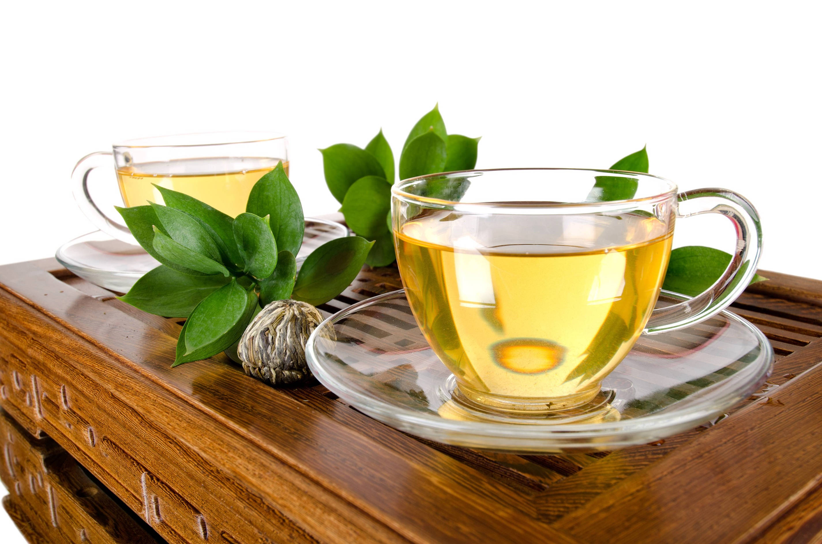 clear glass teacups, golden tea, wooden tray, 2K Desktop Wallpaper