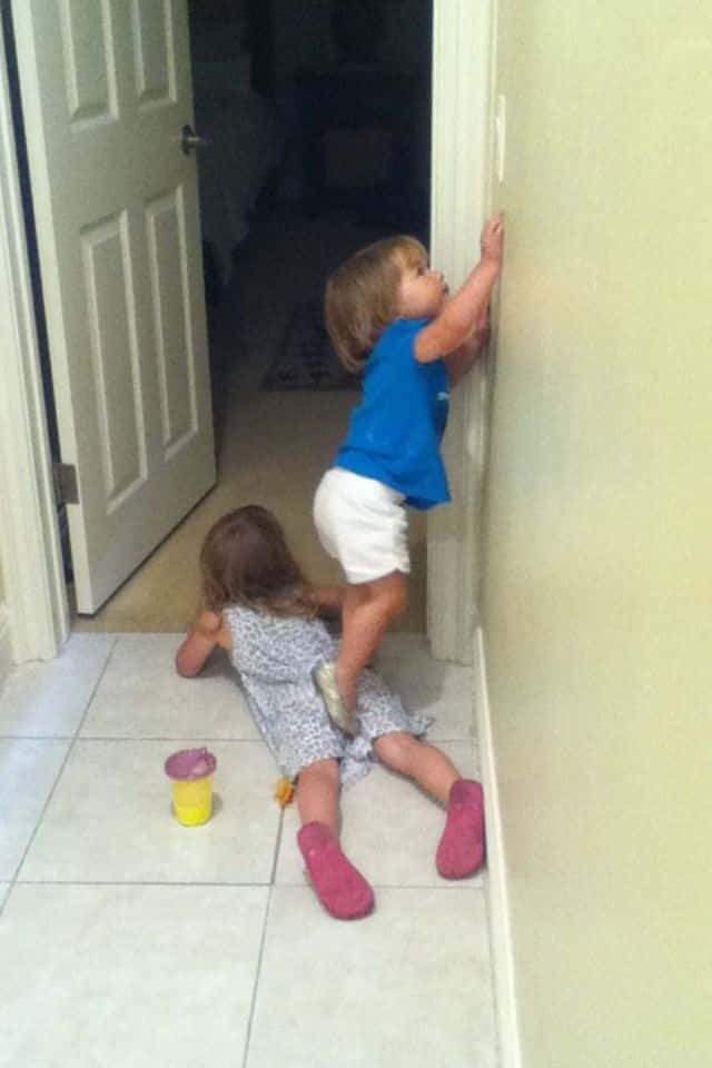 Teamwork Makes The Dream Work, toddlers, hallway, SD Phone Wallpaper