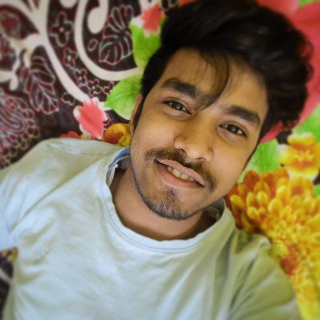 Techno Gamerz, selfie, young man, SD Desktop Wallpaper