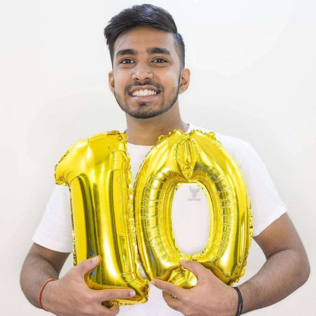 Techno Gamerz, 10 Million Subscribers, gold number ten balloons, SD Desktop Wallpaper