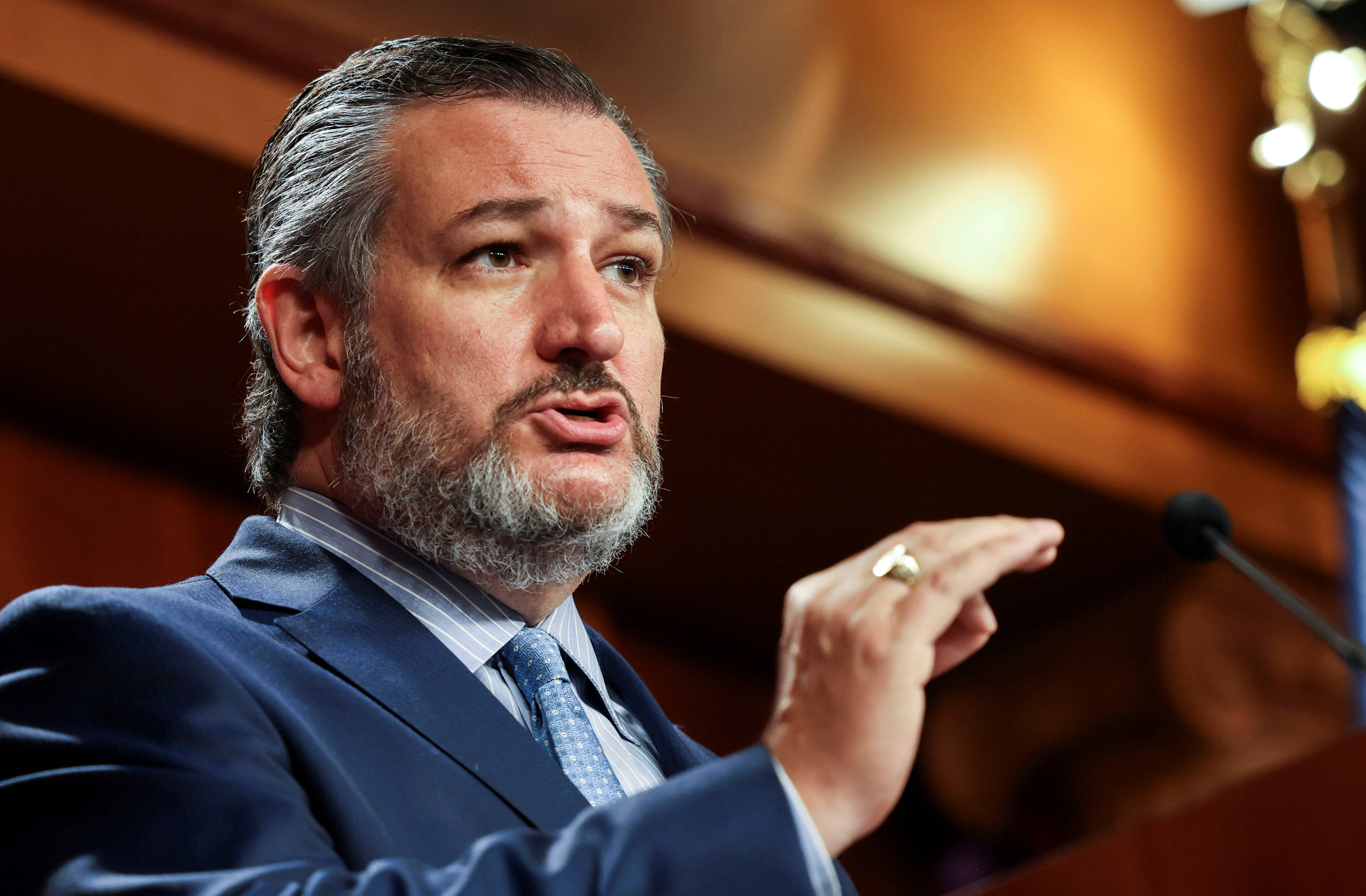 Ted Cruz, blue suit, podium, 4K Desktop Wallpaper