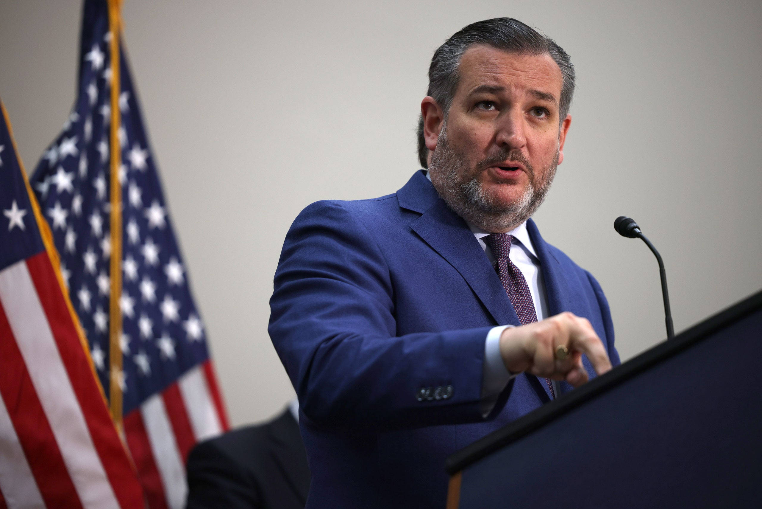 Ted Cruz, blue suit, podium, 2K Desktop Wallpaper