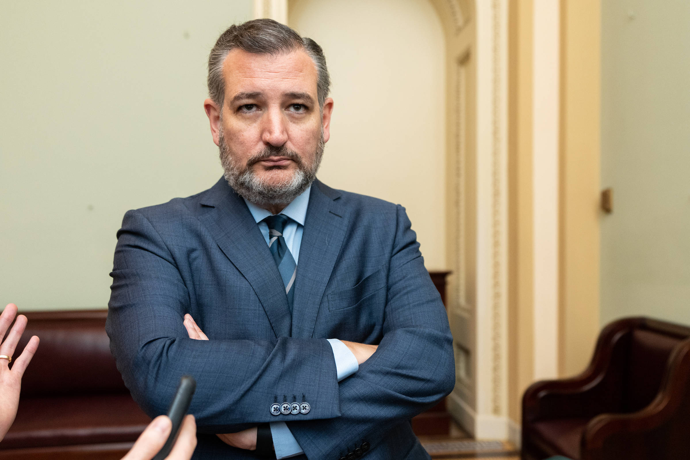 Ted Cruz, dark suit, arms crossed, Full HD Desktop Wallpaper