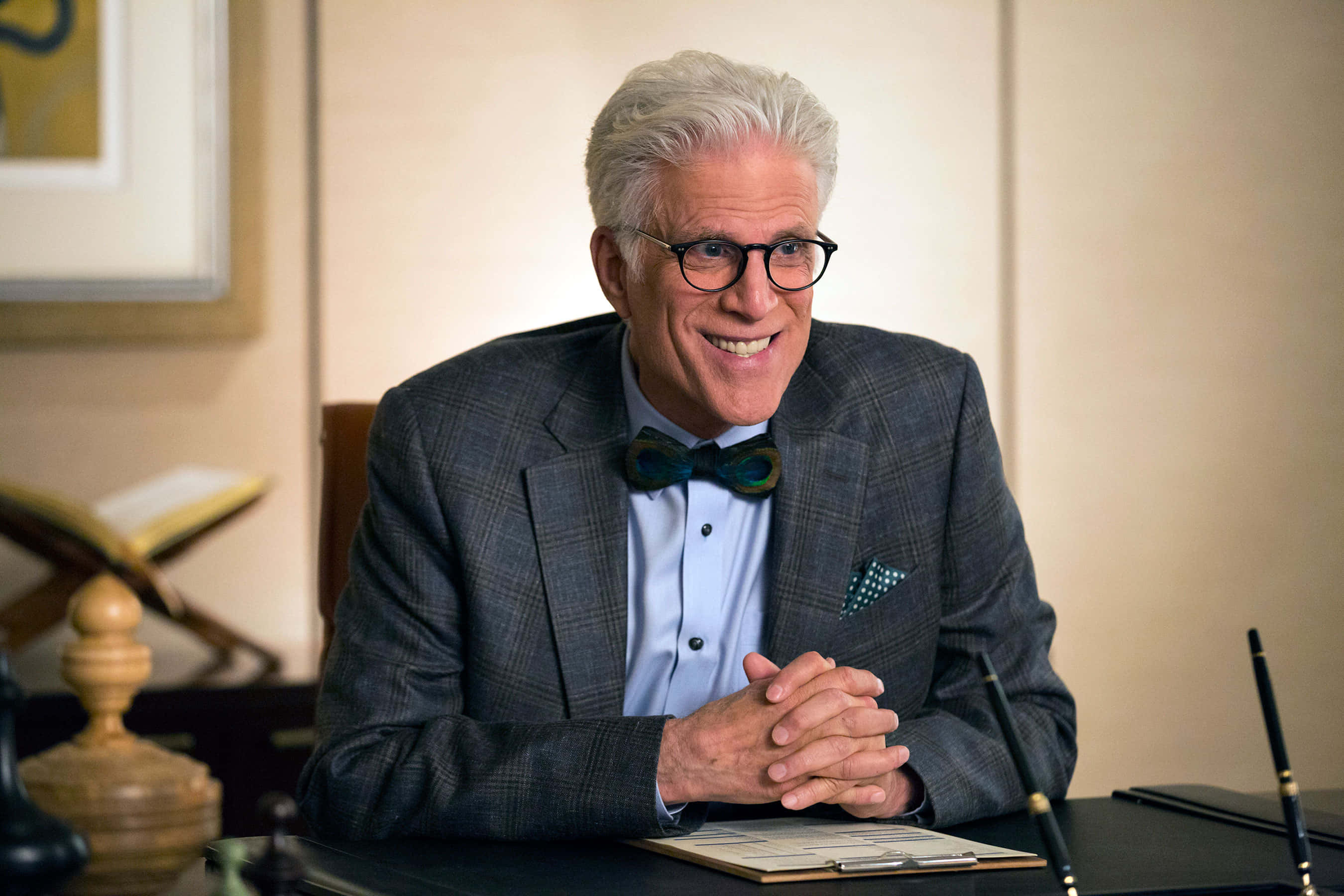 Ted Danson, gray hair, glasses, 2K Desktop Wallpaper