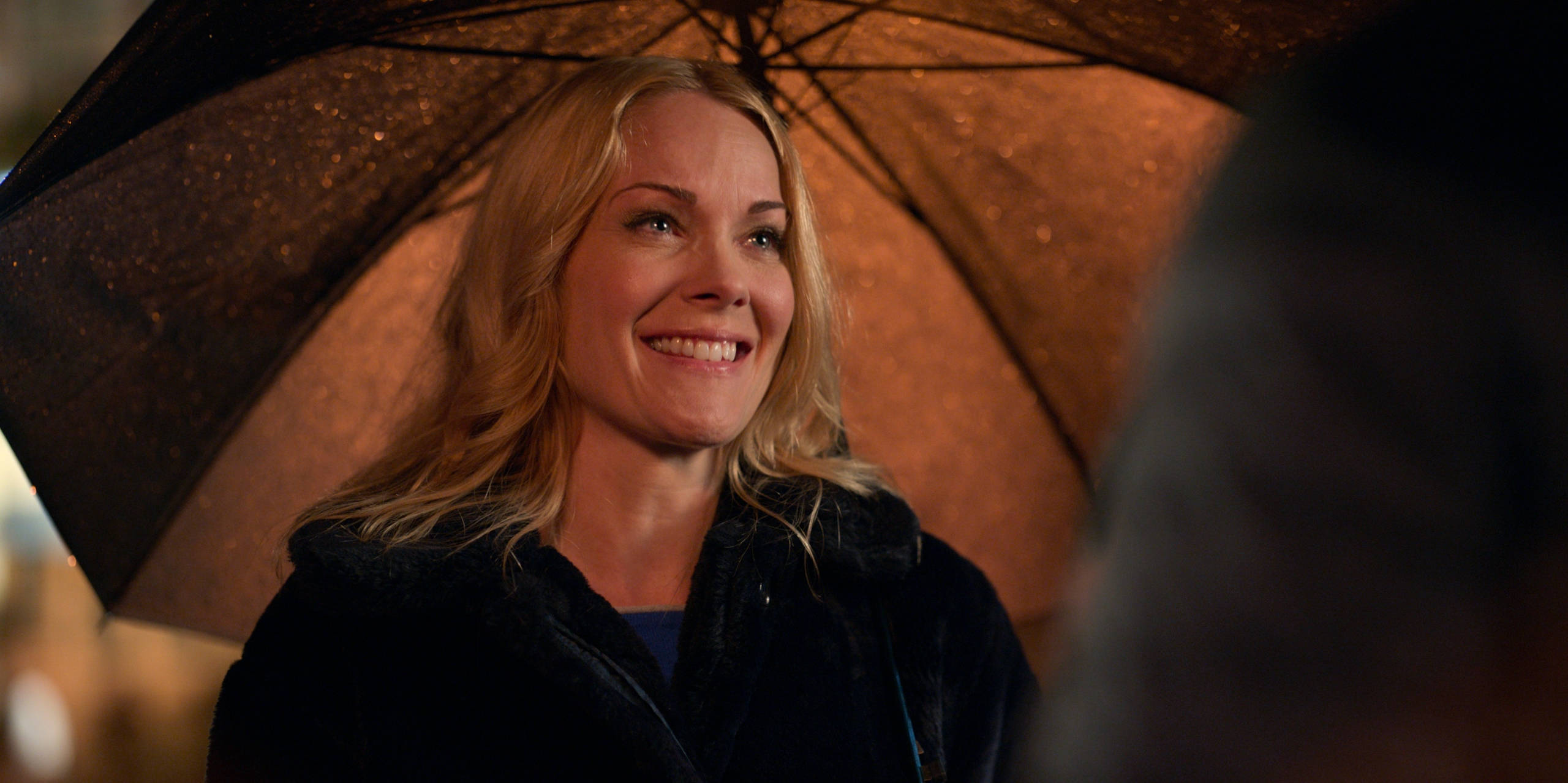 Ted Lasso, rainy night, blonde woman, 2K Desktop Wallpaper