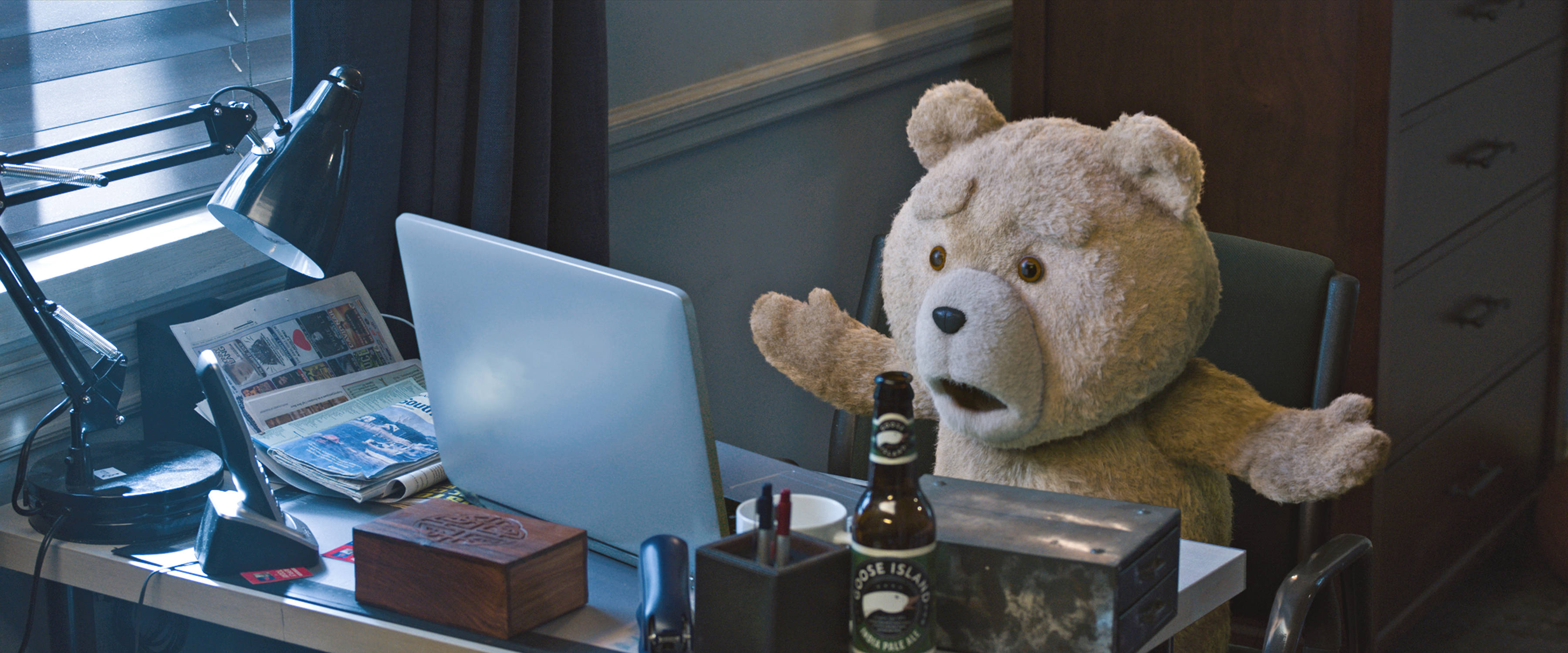 Ted, beige teddy bear, cluttered desk, 2K Desktop Wallpaper