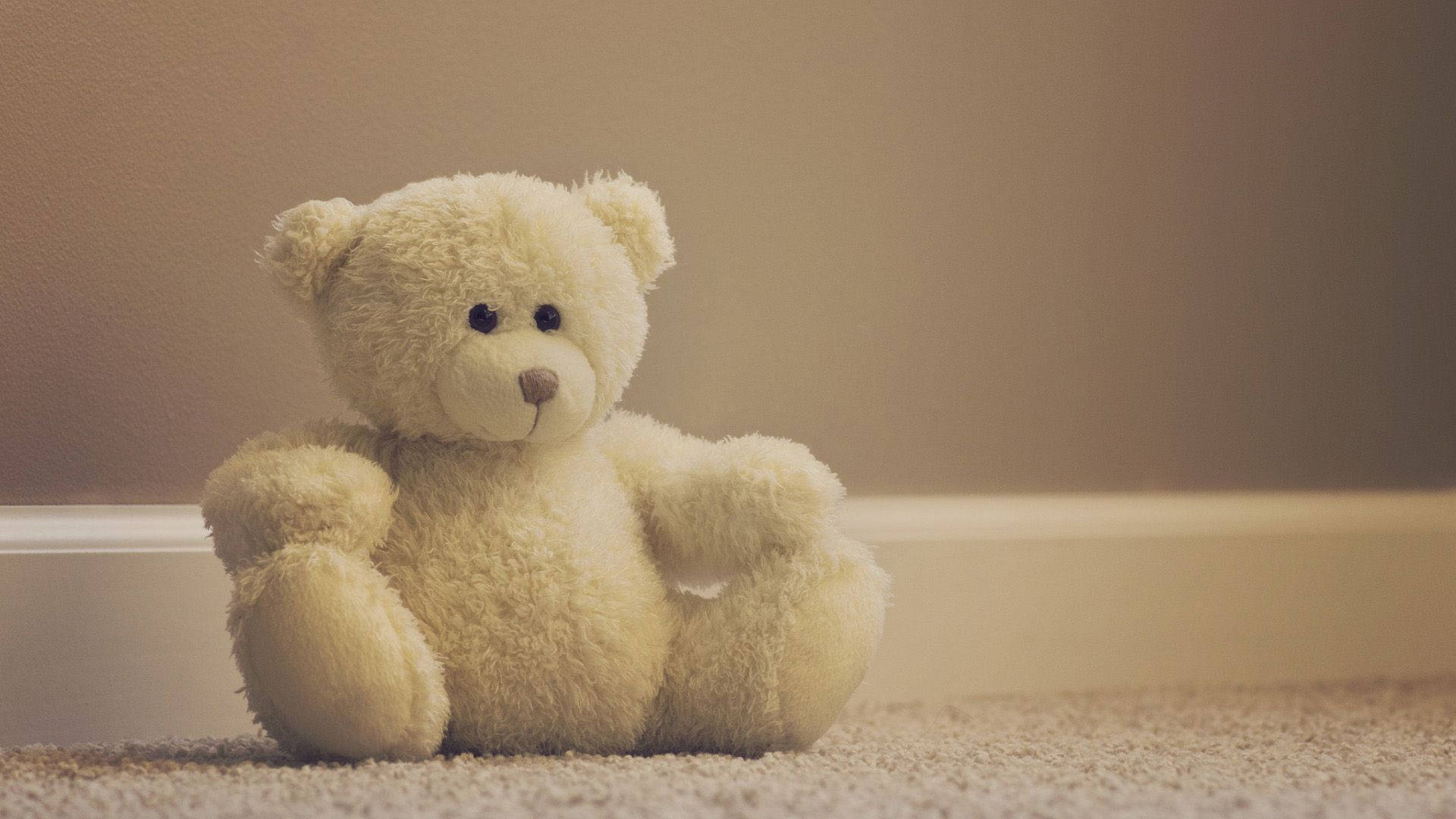 small teddy bear, cream-colored, carpeted floor, Full HD Desktop Wallpaper