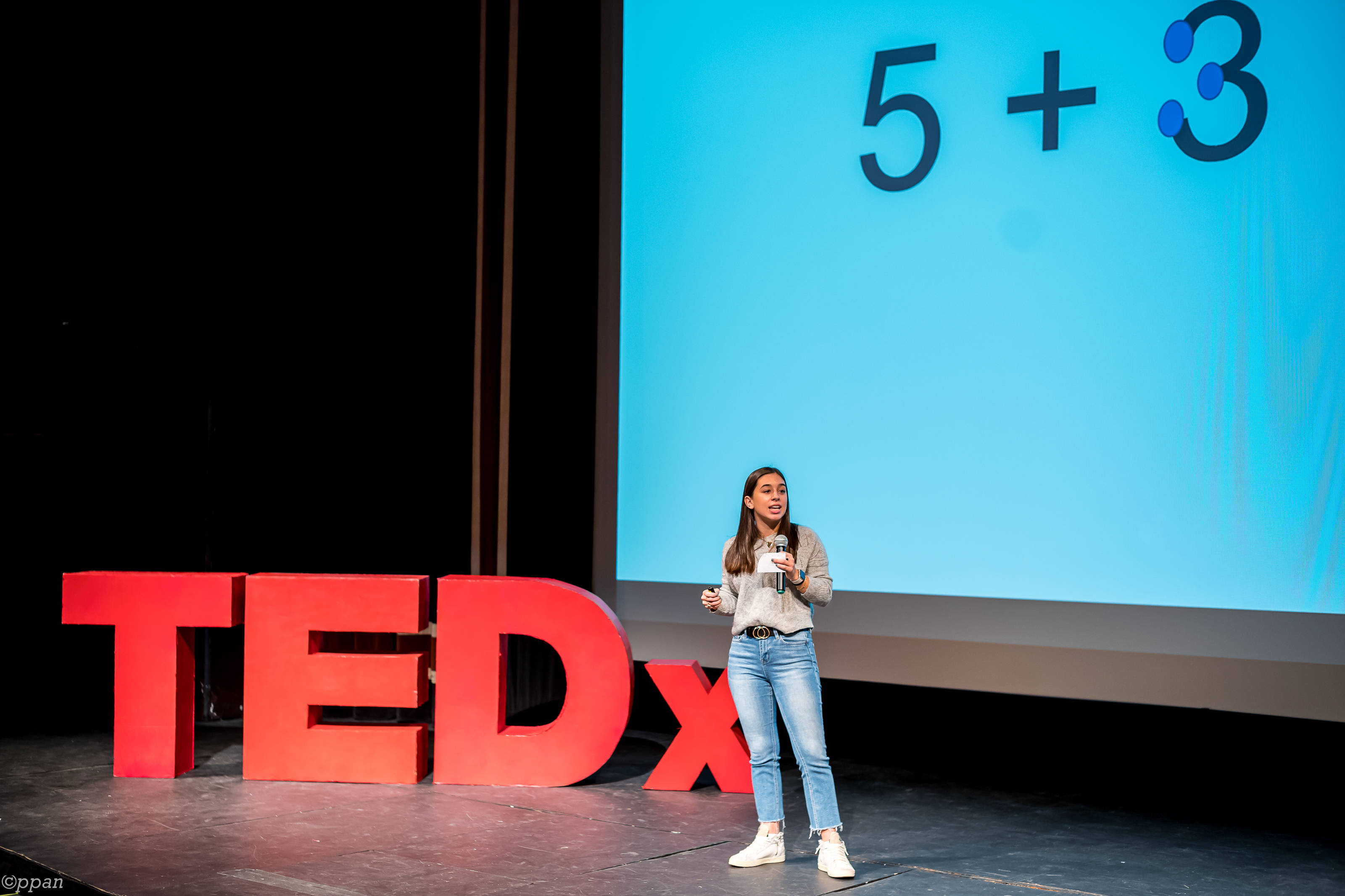 TEDx Talks, stage, big screen, 2K Desktop Wallpaper