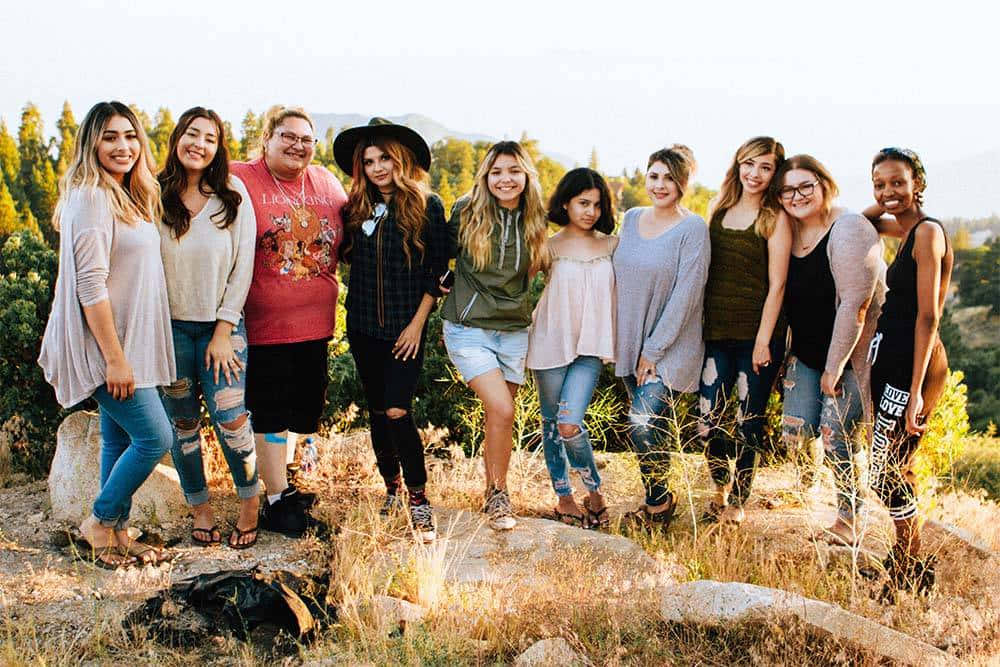cute aesthetic teenage friends group, sunlit hillside, trees, SD Desktop Wallpaper