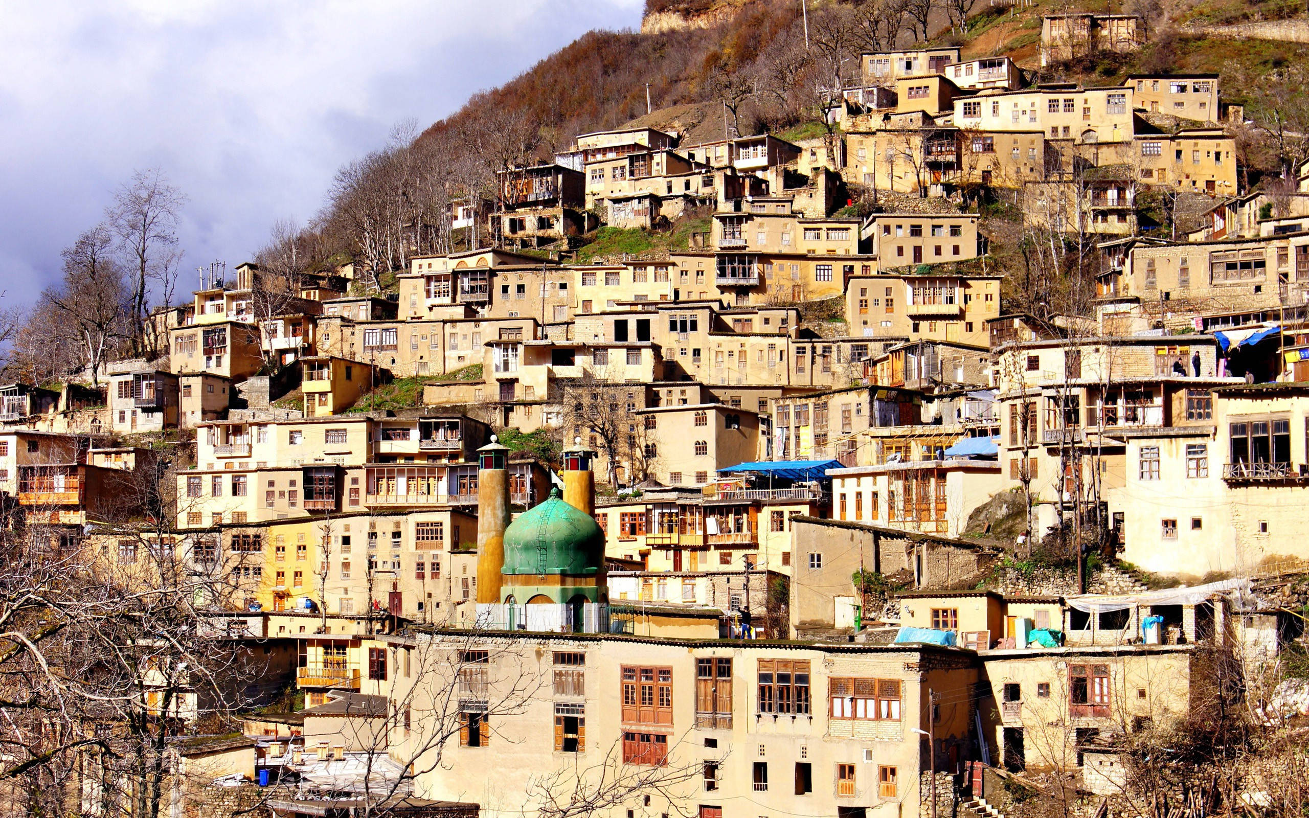 Tehran, mountain slope, terraced stone houses, 2K Desktop Wallpaper