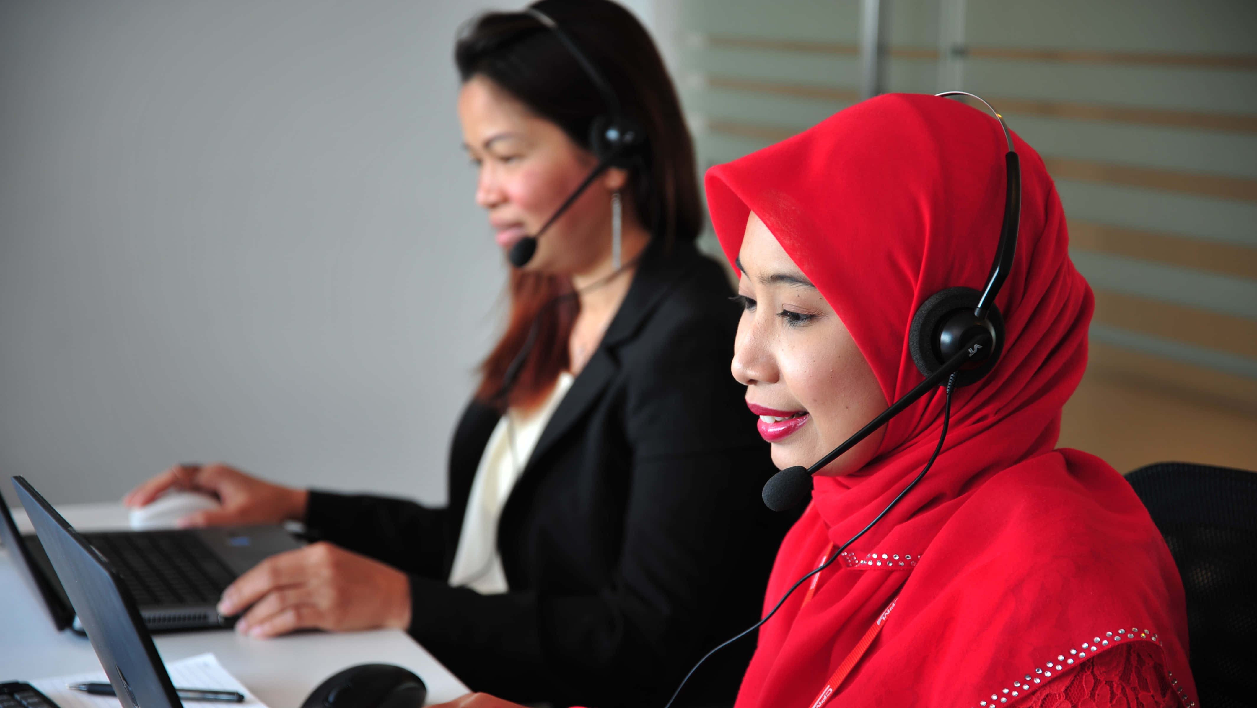 telemarketing, laptops, modern office, 4K Desktop Wallpaper