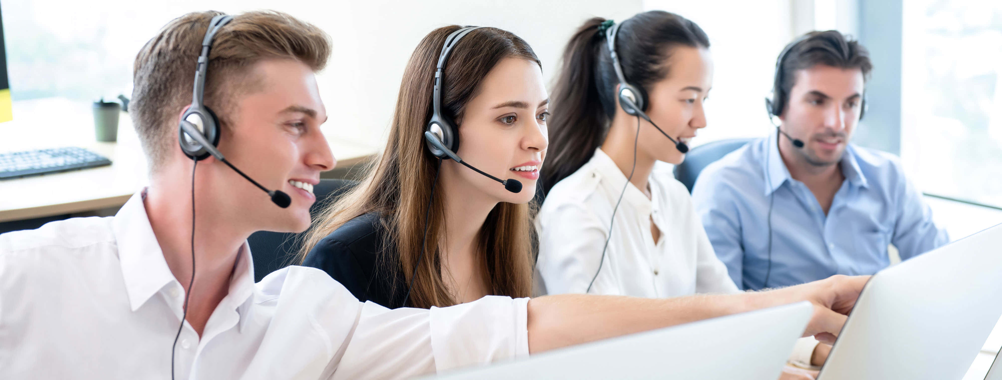 Telemarketing 4000, headsets, computers, 4K Desktop Wallpaper