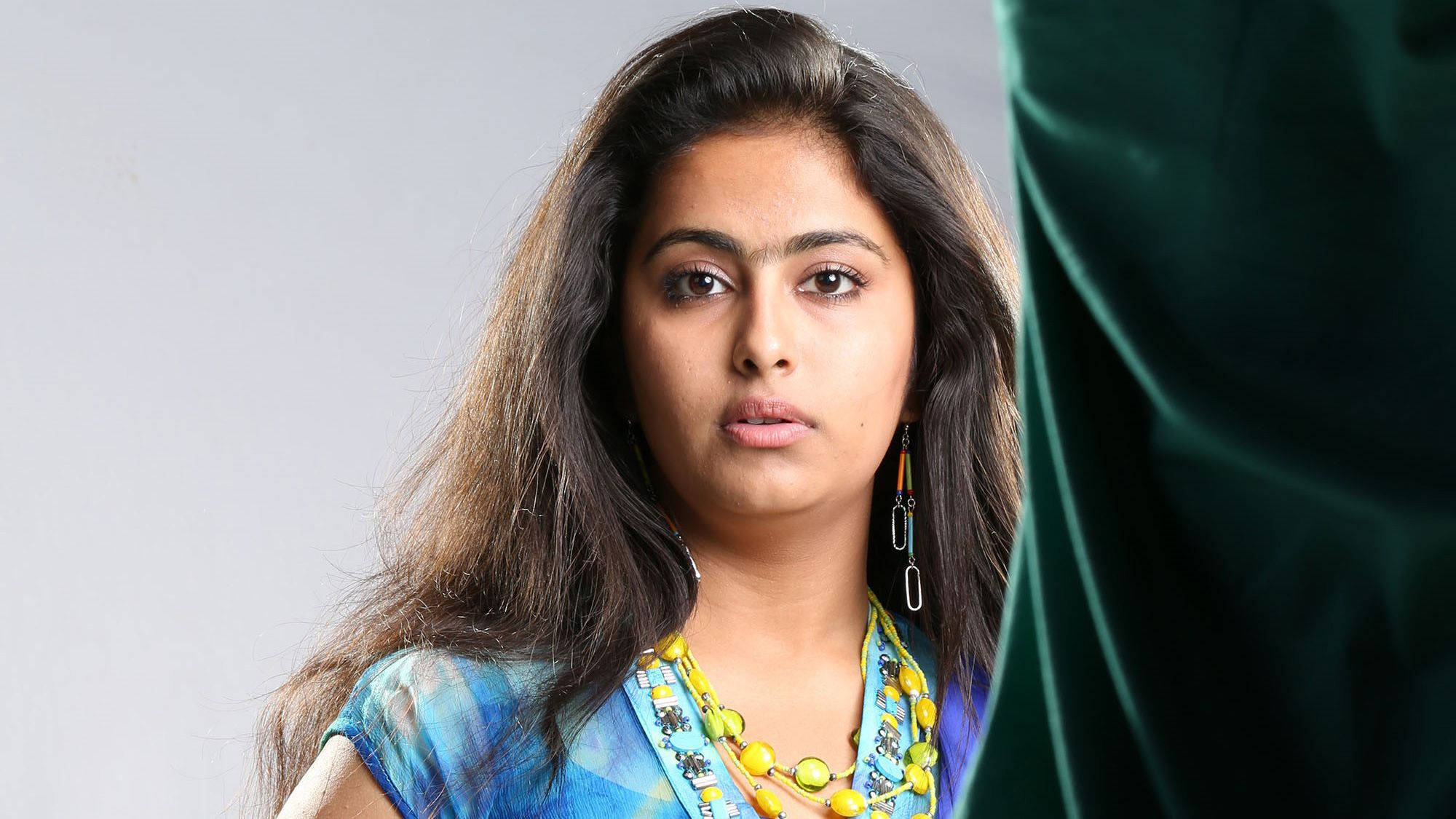 Telugu Heroines, blue patterned top, yellow beaded necklace, Full HD Desktop Wallpaper