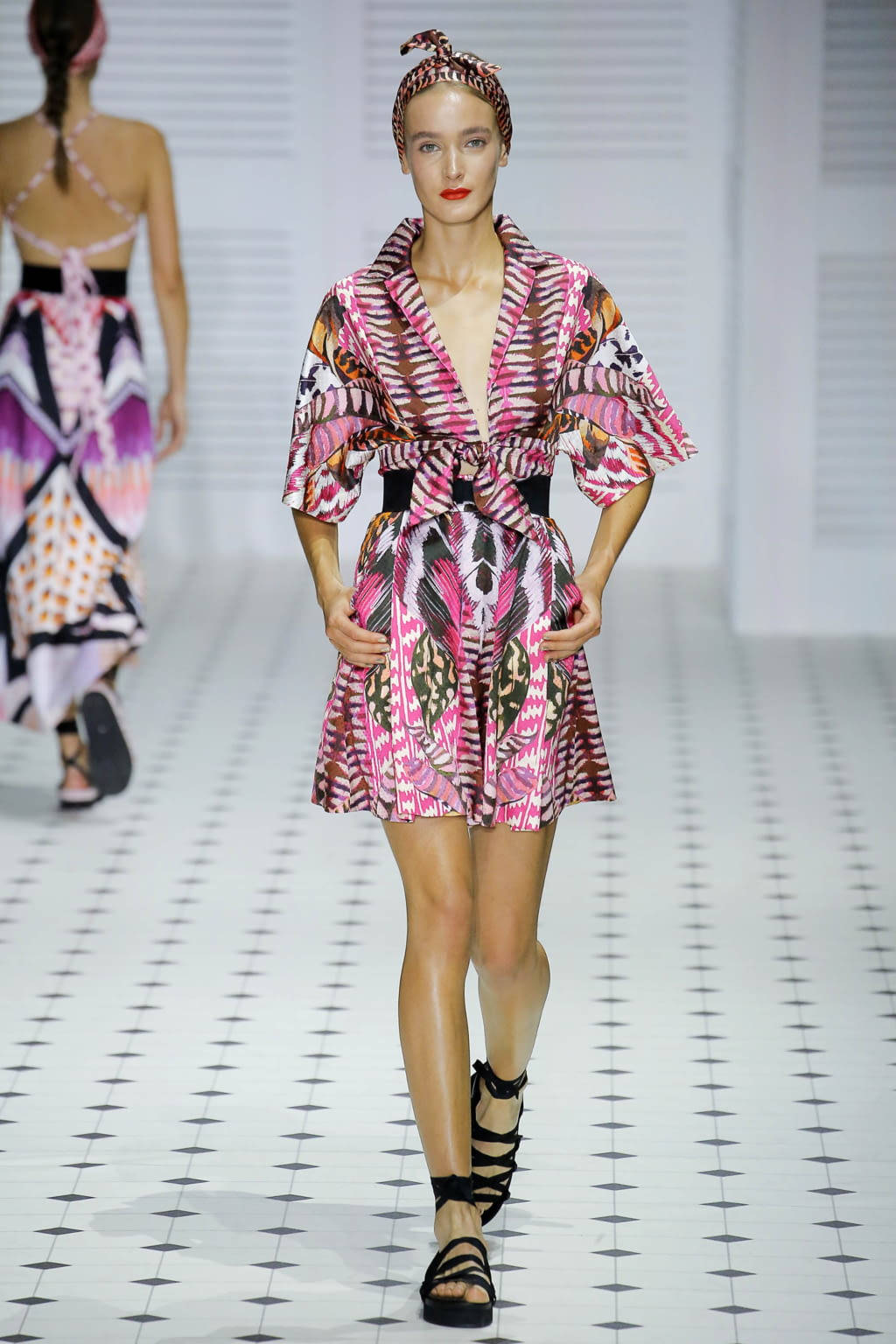 Temperley London, short pink dress, vibrant pink and black patterned kimono dress, HD Phone Wallpaper