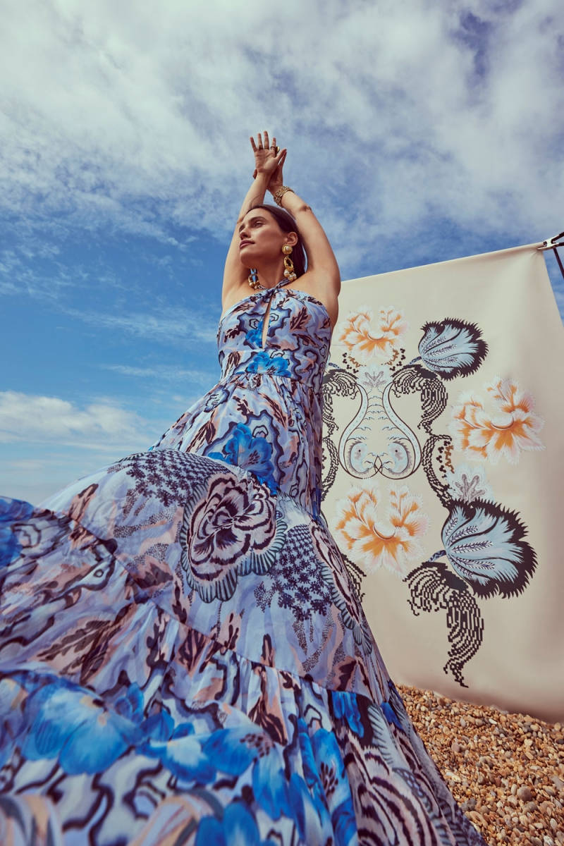 Temperley London, blue dress, arms up, SD Phone Wallpaper