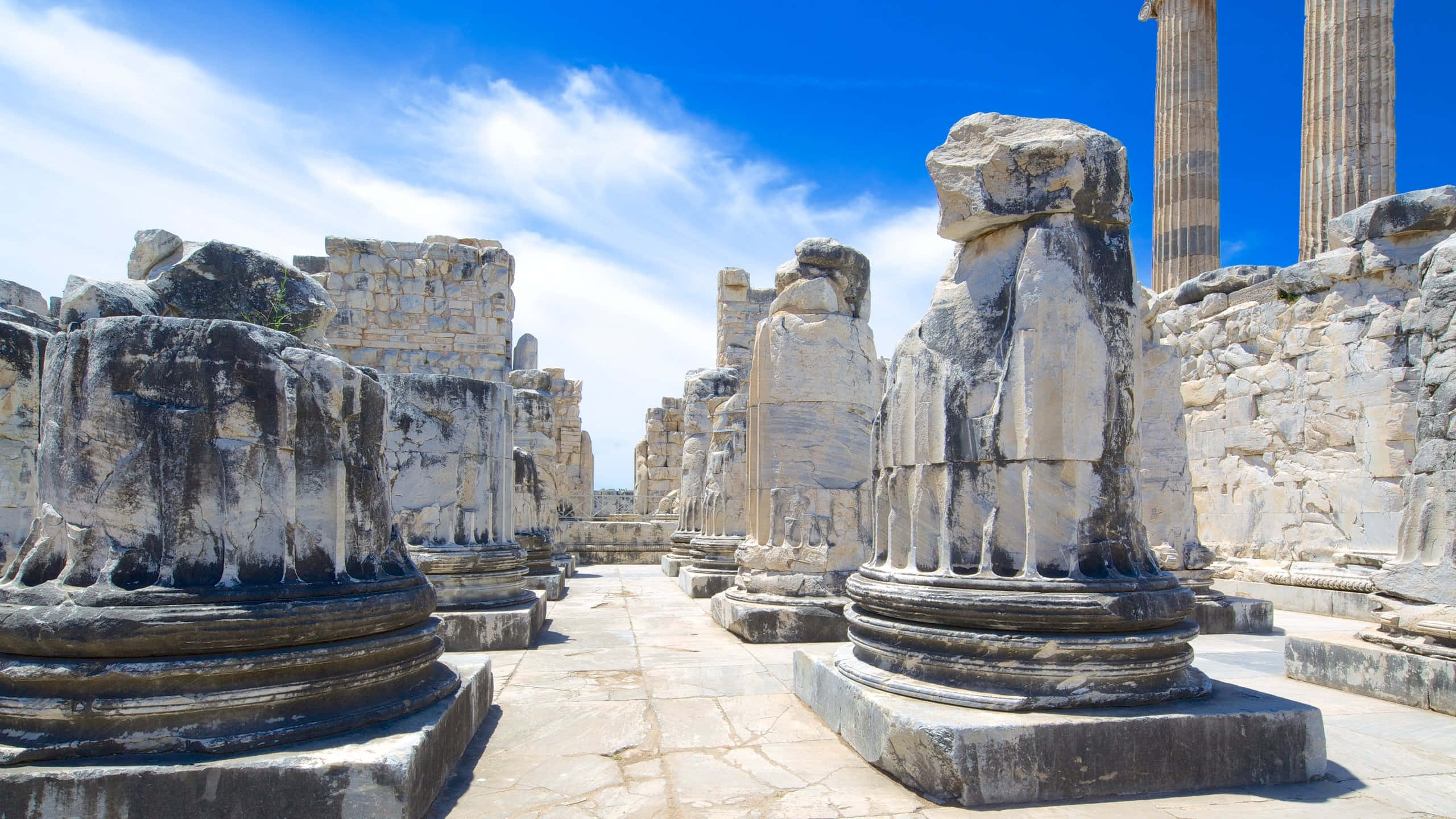 Temple Of Apollo, ancient stone columns, ruins, 2K Desktop Wallpaper