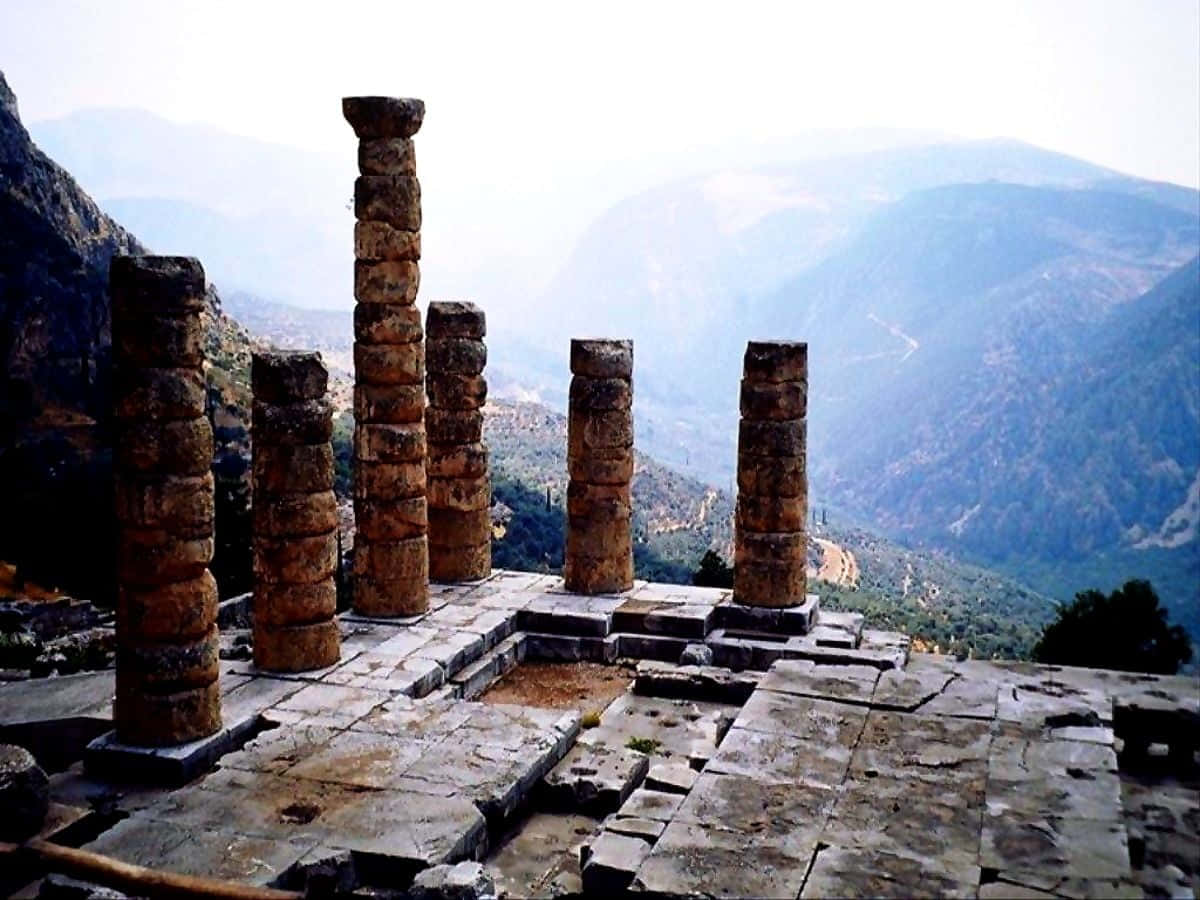 Temple Of Apollo, ancient stone columns, weathered platform, SD Desktop Wallpaper