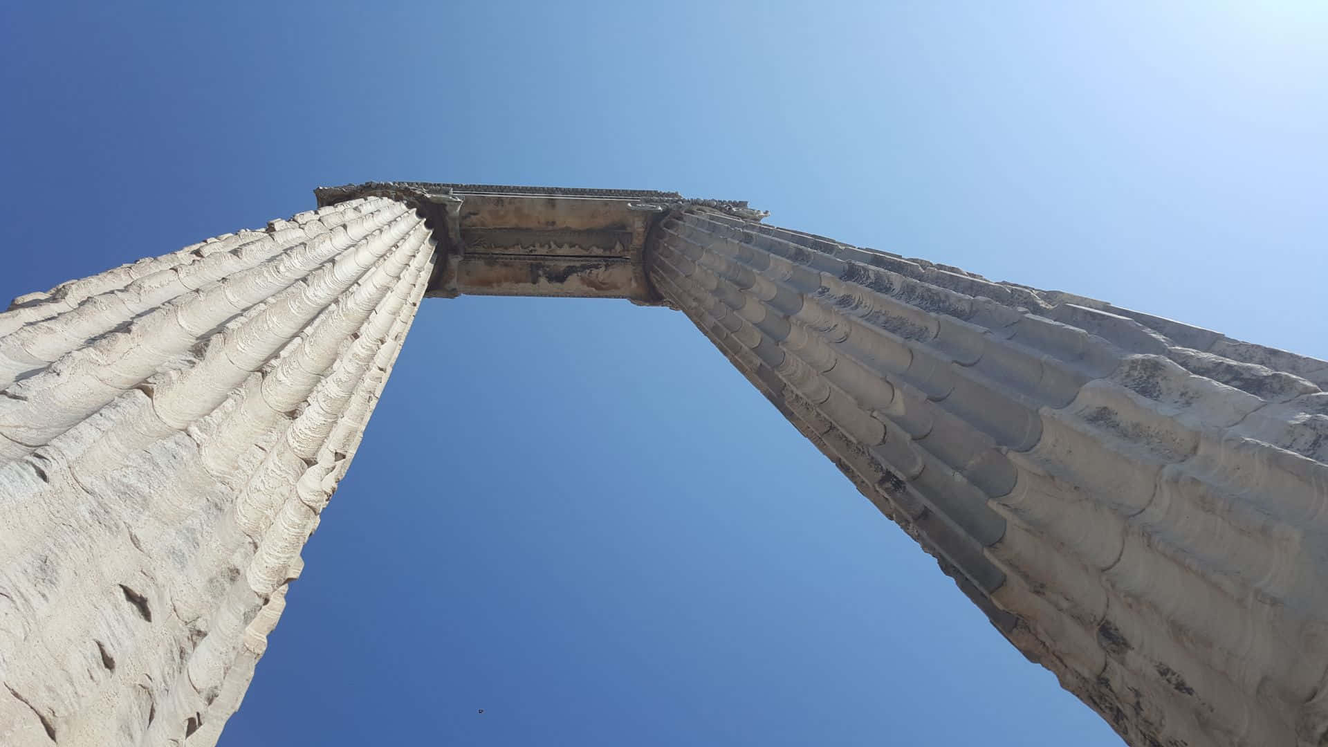 Temple Of Apollo, ancient stone columns, clear blue sky, Full HD Desktop Wallpaper