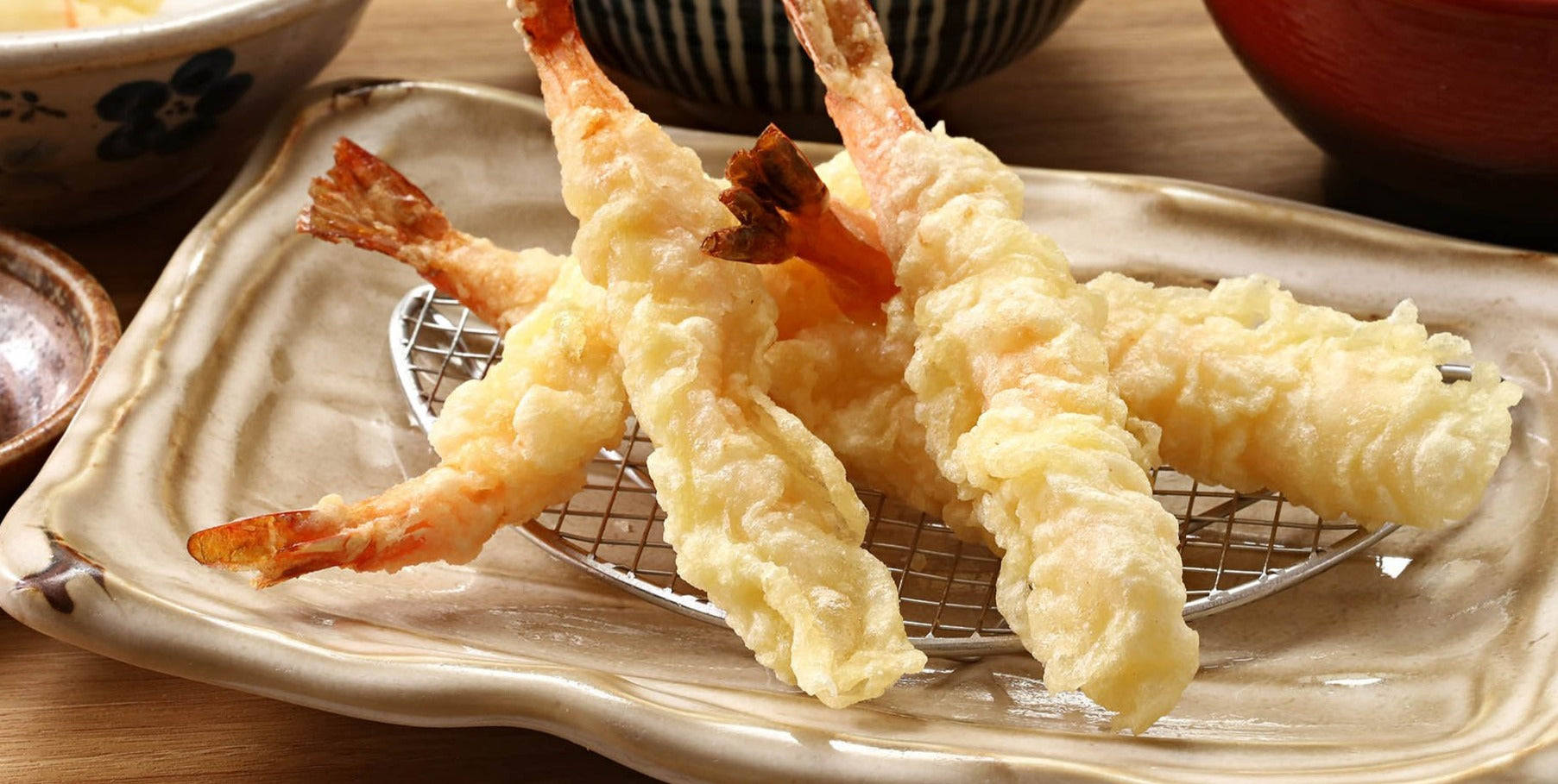 medium size tempura, crispy golden tempura shrimp, wire rack, HD Desktop Wallpaper