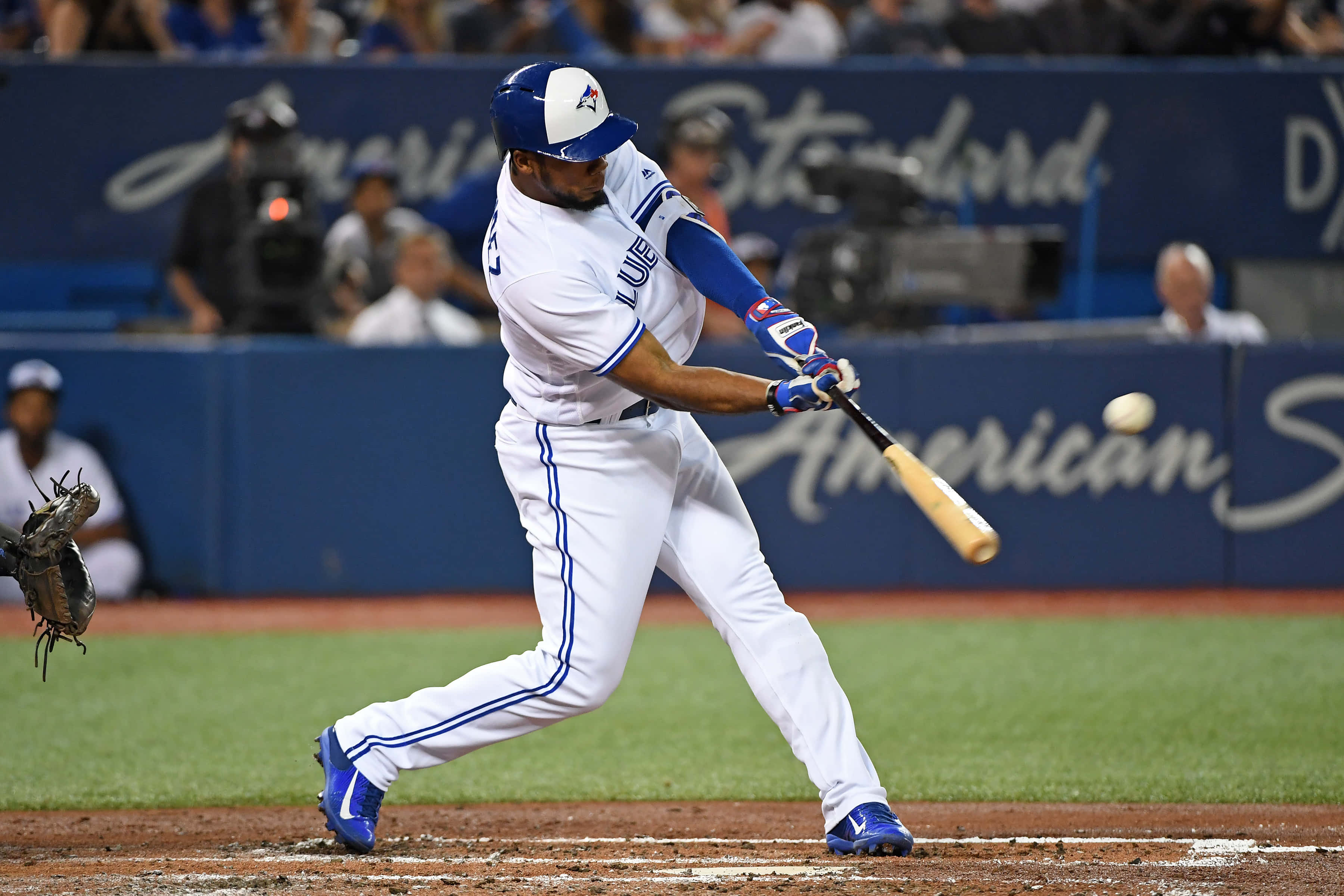 Teoscar Hernandez, white and blue uniform, bat, 2K Desktop Wallpaper