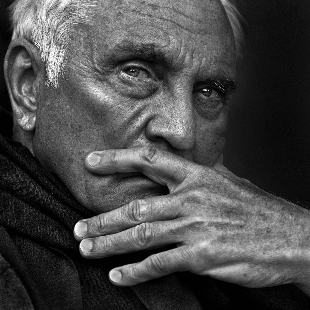Terence Stamp, black and white, close-up portrait, SD Desktop Wallpaper
