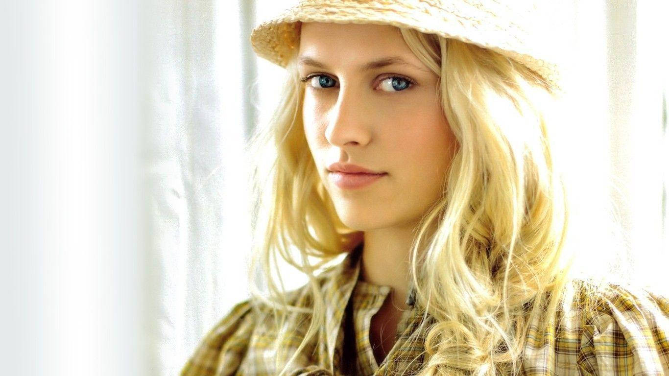 Teresa Palmer, straw hat, plaid shirt, HD Desktop Wallpaper