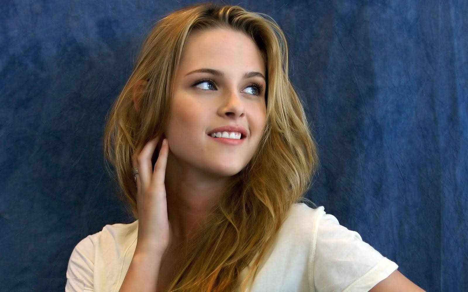 Teresa Palmer, golden hair, textured blue backdrop, HD Desktop Wallpaper