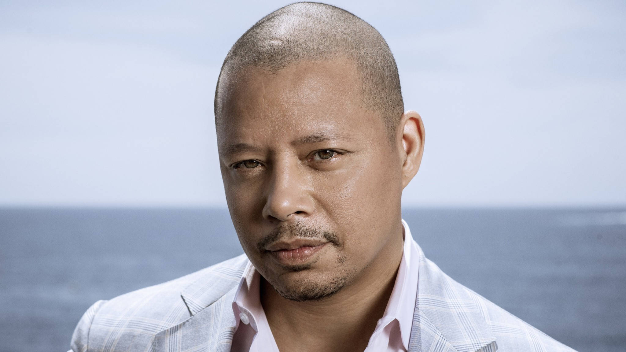 Terrence Howard, shaved head, light suit, Full HD Desktop Wallpaper