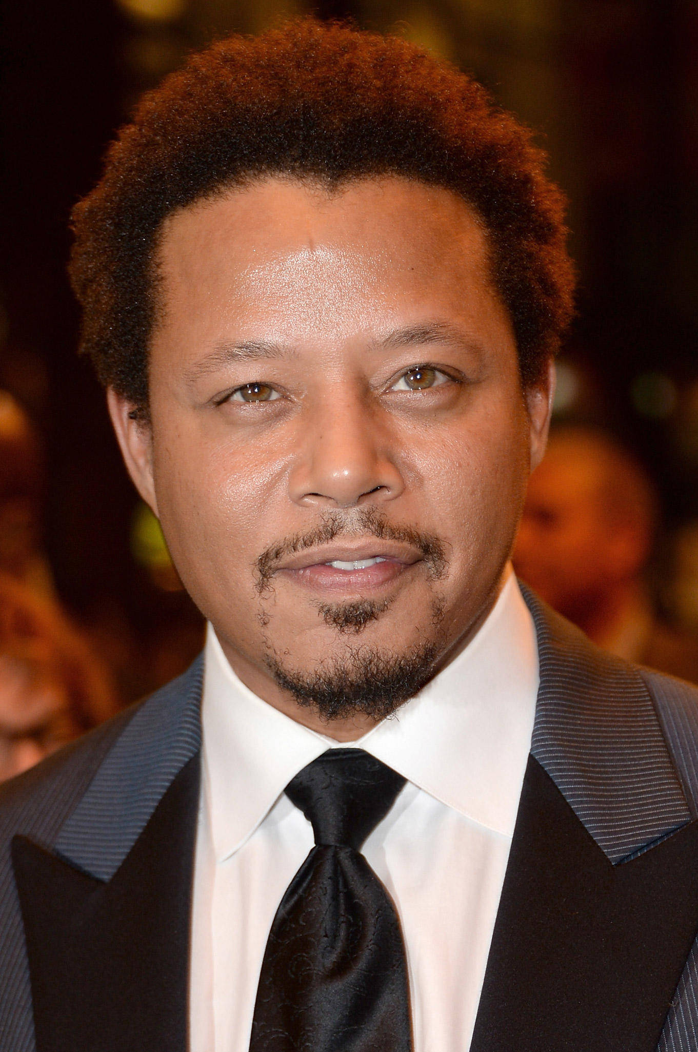 Terrence Howard, gray and black suit, curly hair, Full HD Phone Wallpaper