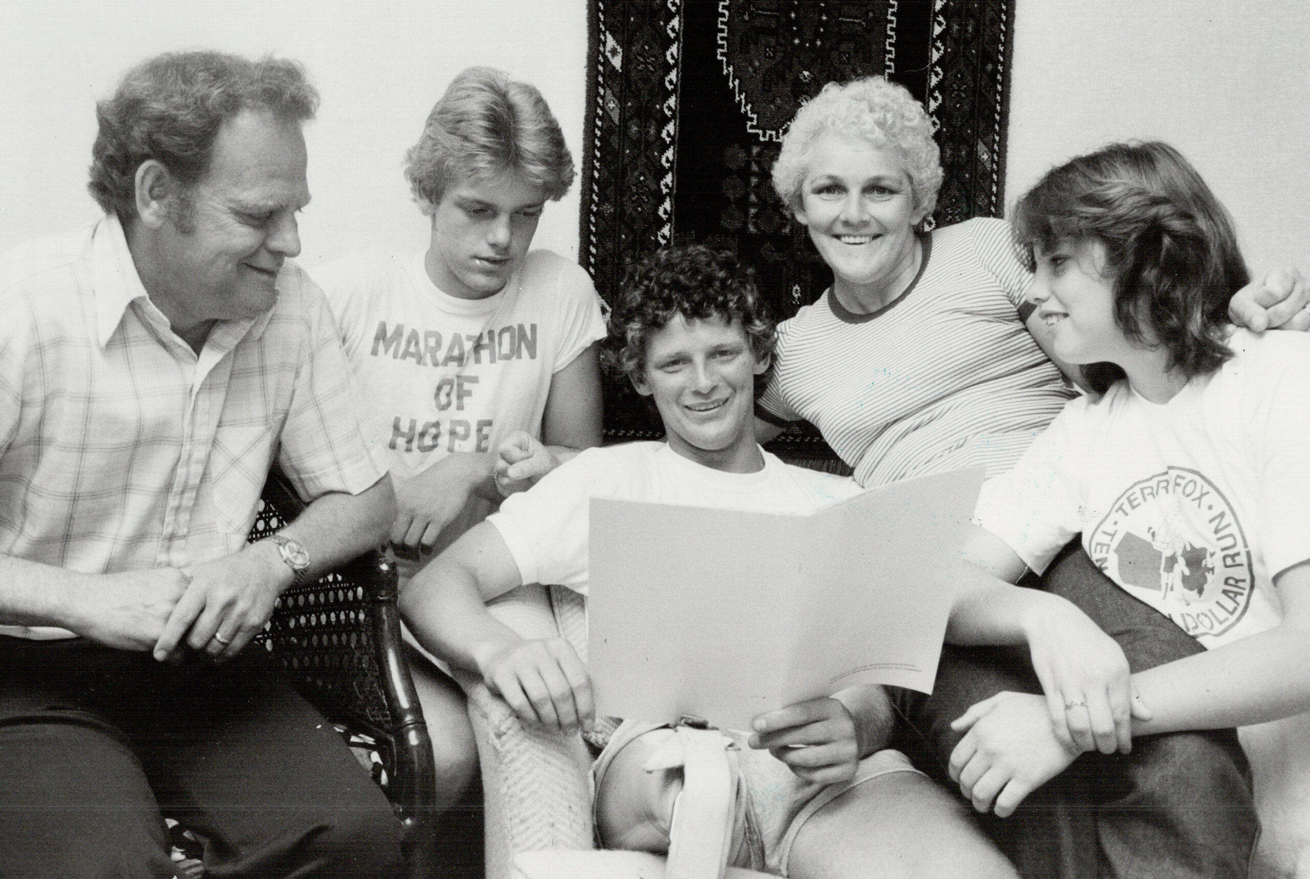 Terry Fox, family photo, black and white, 2K Desktop Wallpaper