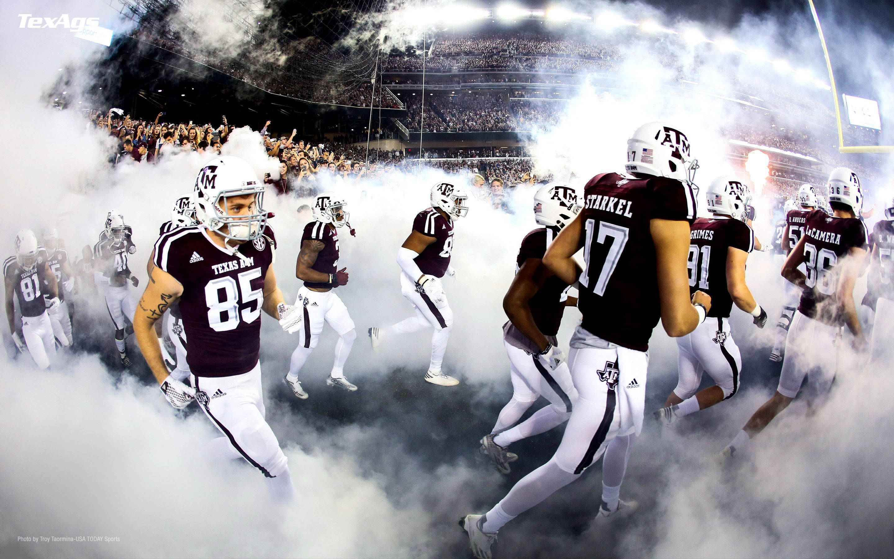 Texas A&M University, football players, fisheye, 2K Desktop Wallpaper