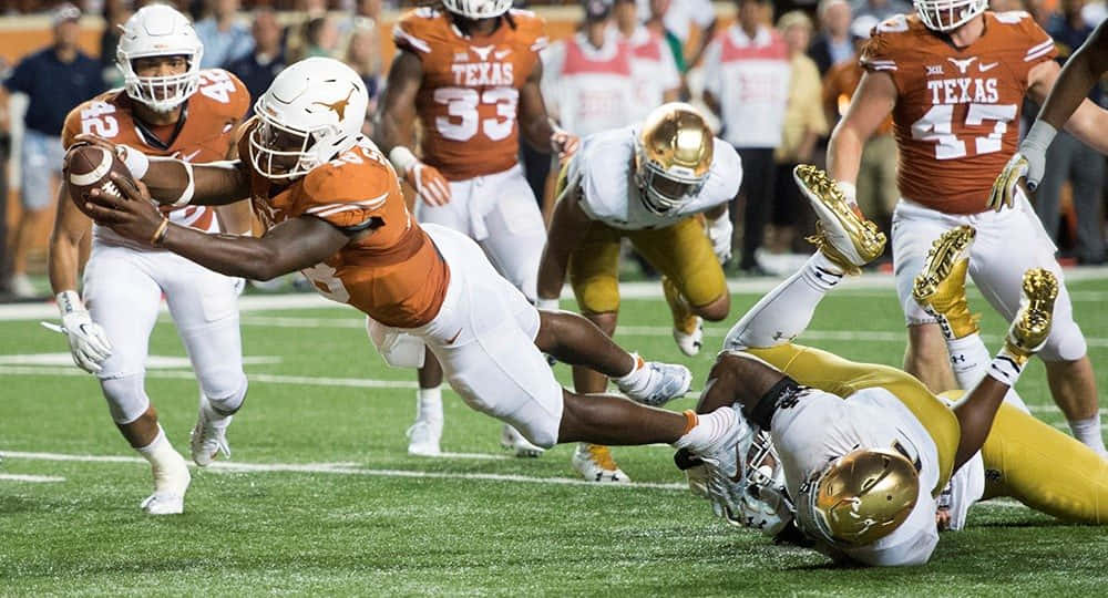 Texas Football, orange jersey, gold helmet, SD Desktop Wallpaper