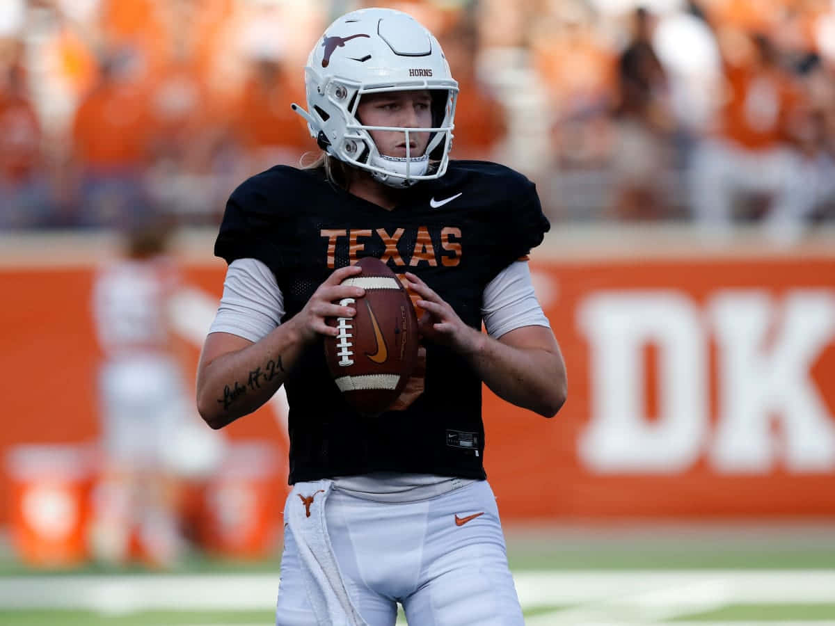 Texas Longhorns, white helmet, black jersey, SD Desktop Wallpaper