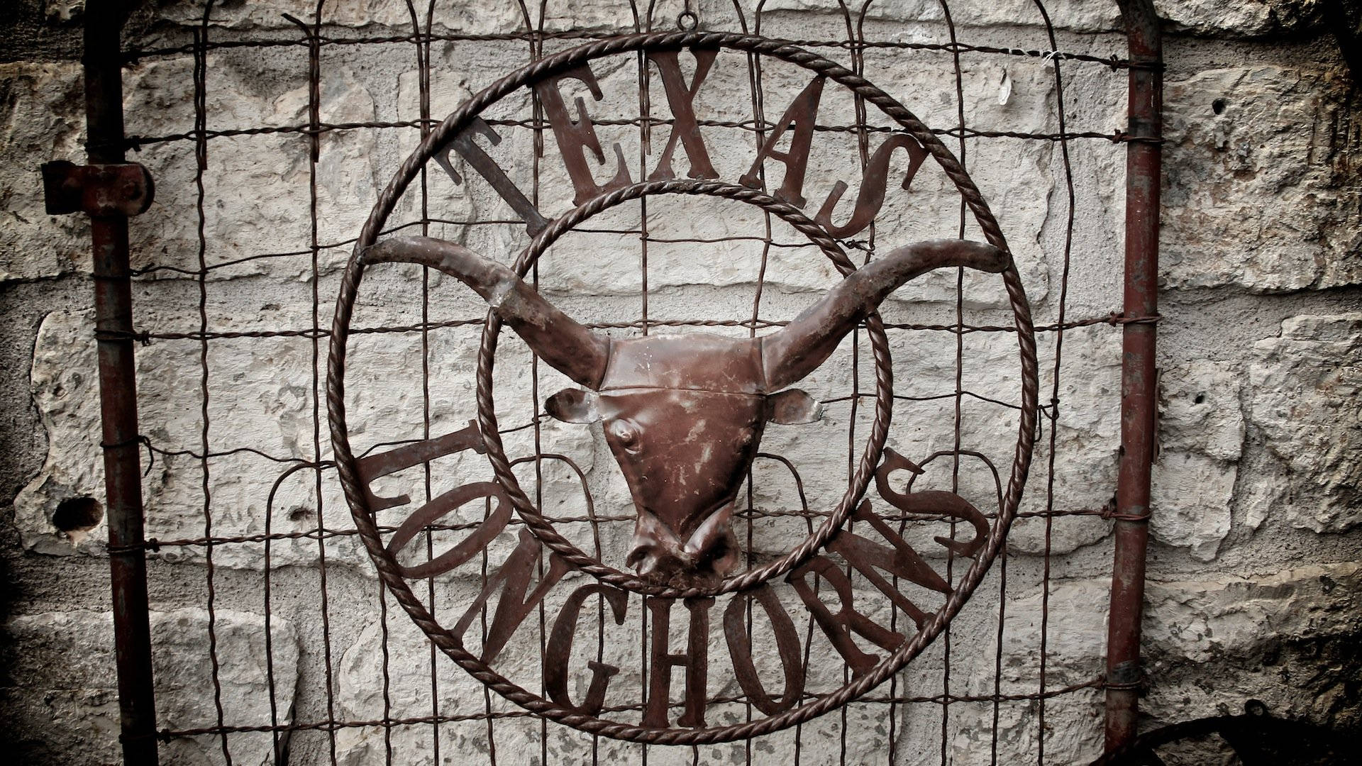 Texas Longhorns, metal logo, rusty metal, Full HD Desktop Wallpaper