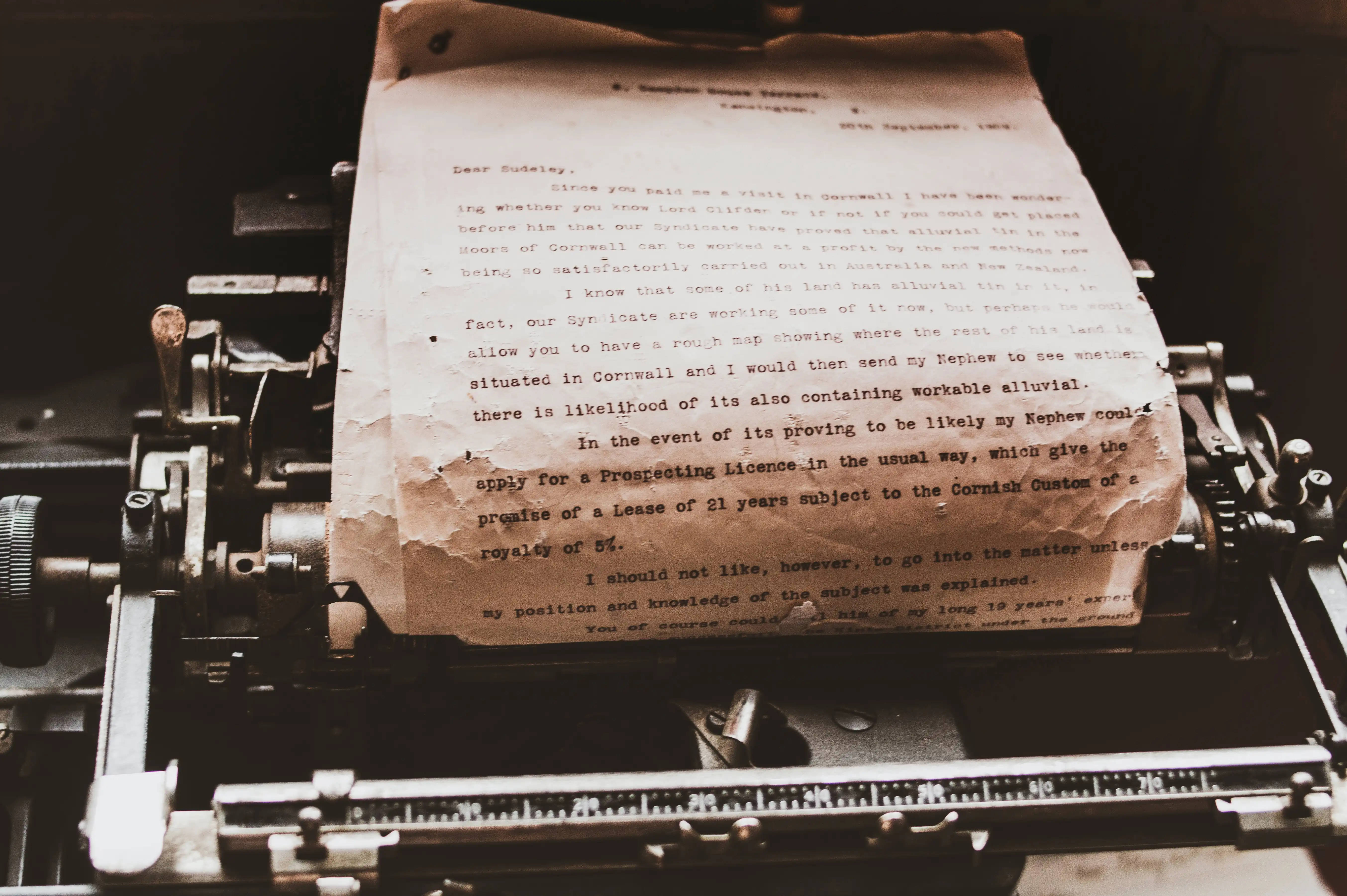 vintage typewriter, crumpled aged letter, carriage, 5K Desktop Wallpaper