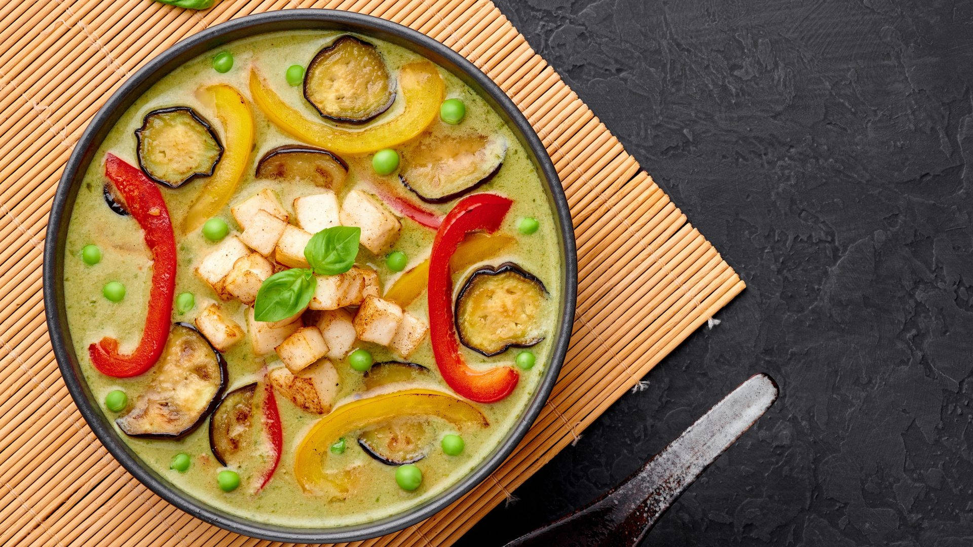 Green Vegetarian Thai Curry, tofu, eggplant, Full HD Desktop Wallpaper