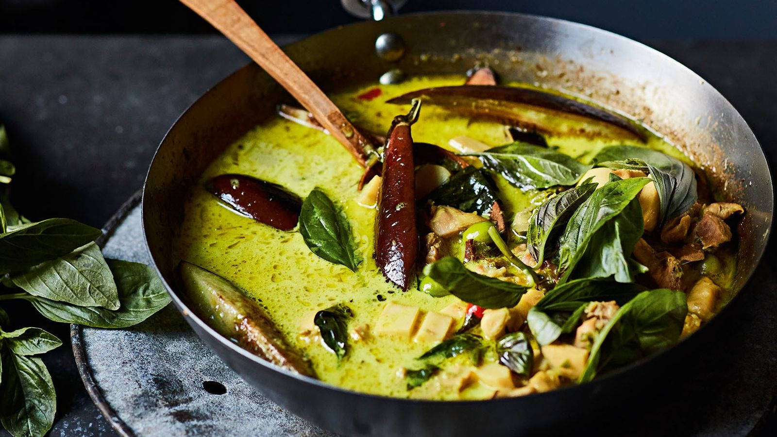 green thai curry, eggplants, fresh basil leaves, HD Desktop Wallpaper