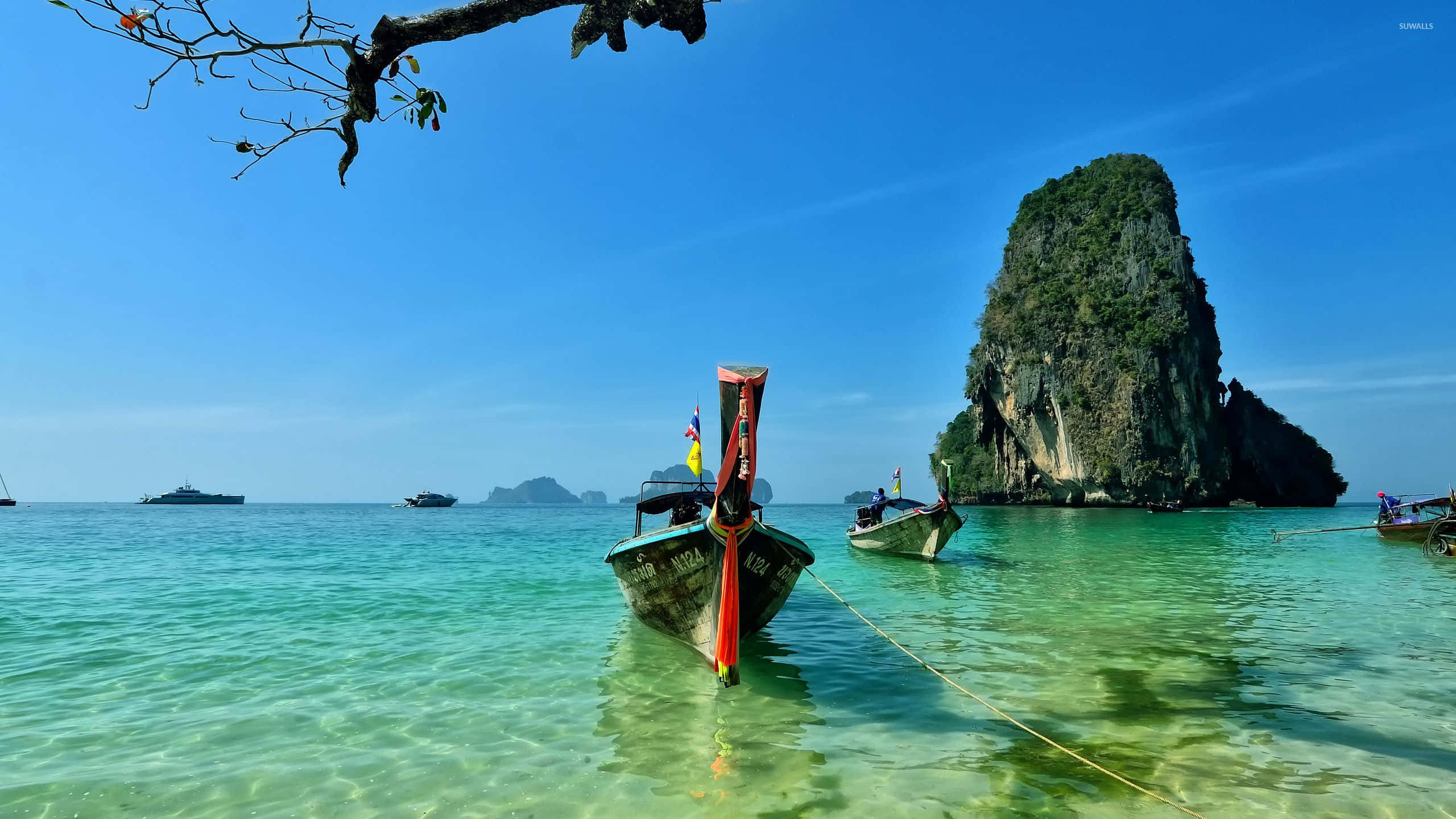 Thailand Beach, longtail boat, crystal clear turquoise water, 2K Desktop Wallpaper