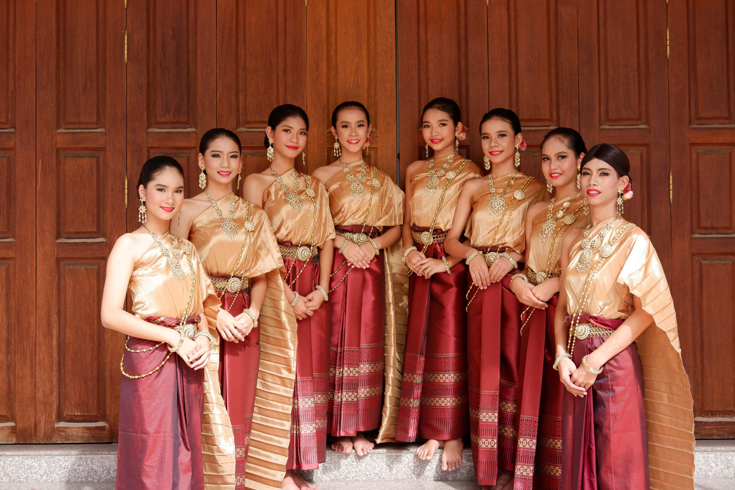 Thailand, traditional Thai attire, gold tops, 2K Desktop Wallpaper
