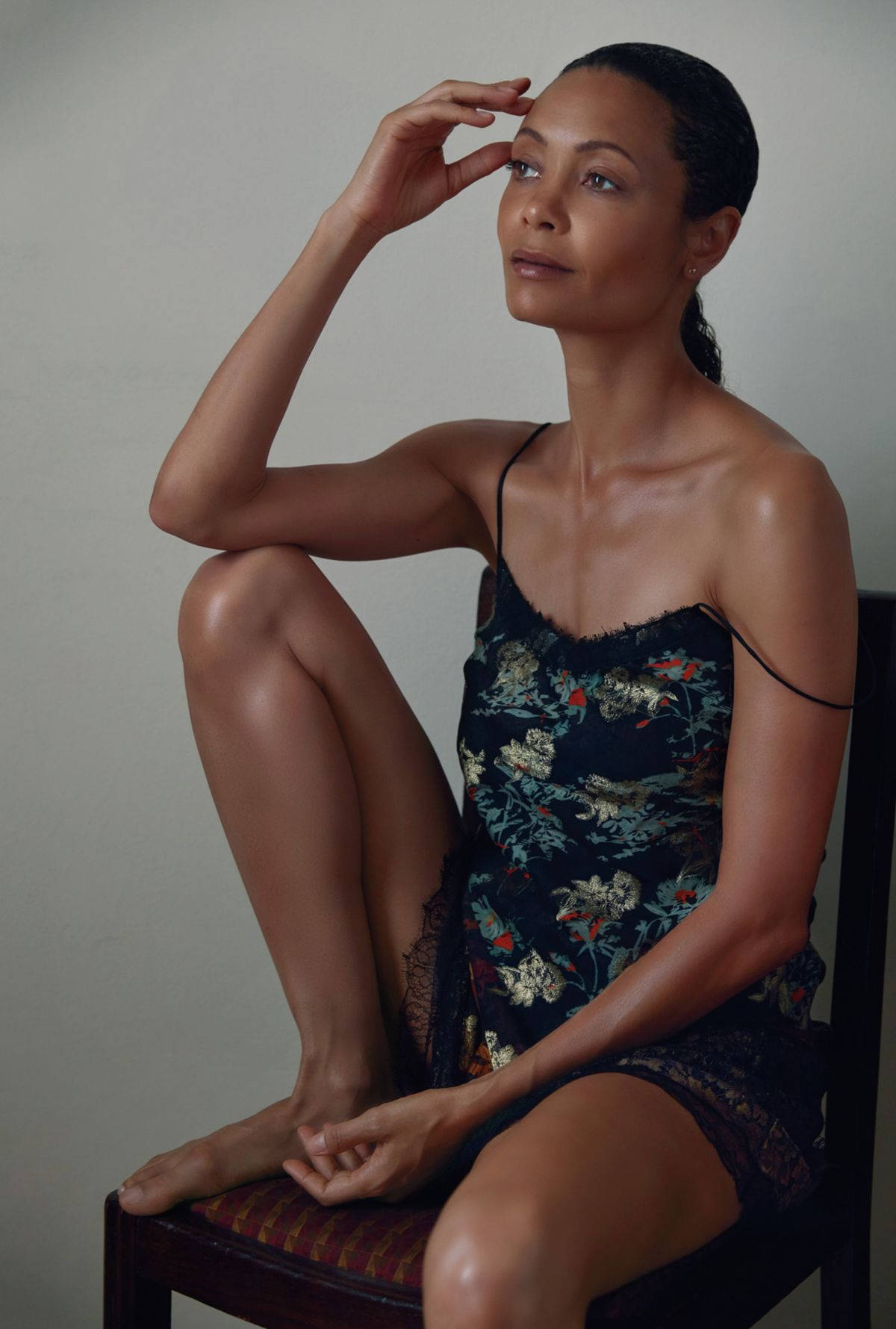 Thandiwe Newton, tanned skin, floral camisole, HD Phone Wallpaper