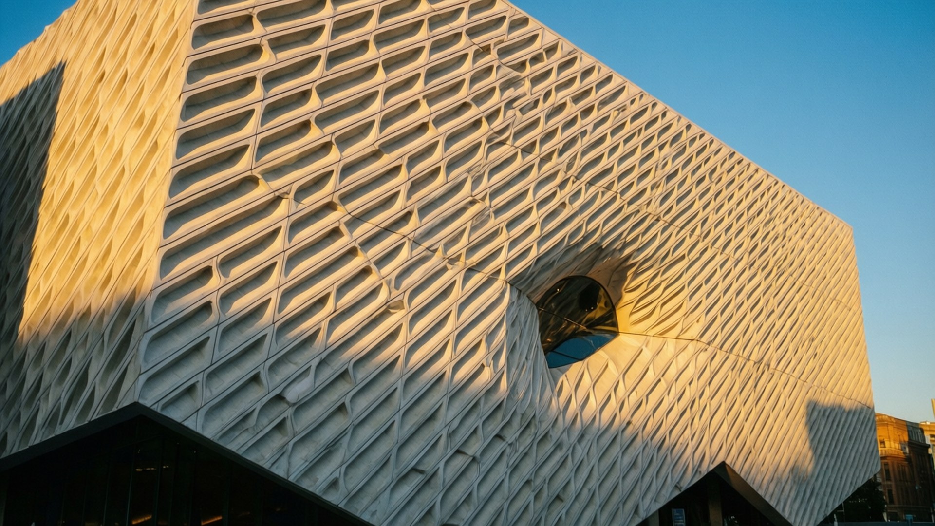 Golden Hour, The Broad, textured white facade, Full HD Desktop Wallpaper