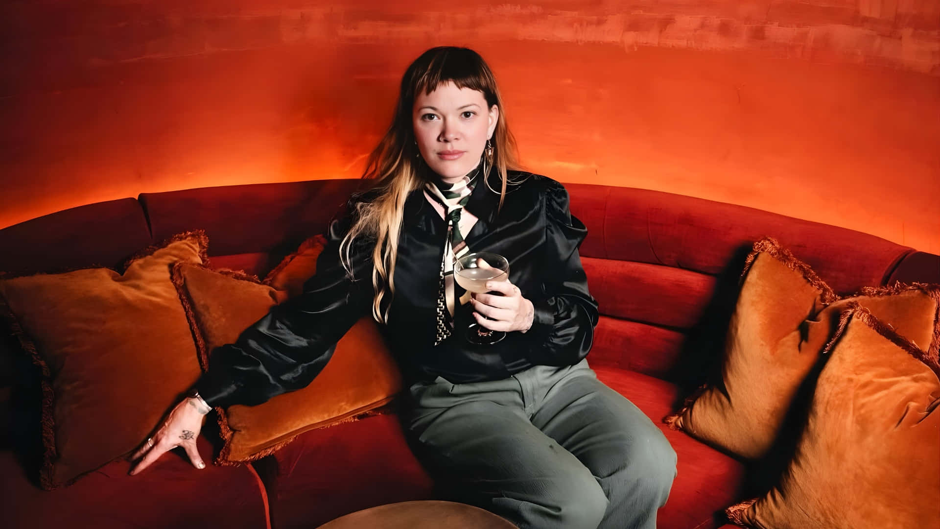 The Dandy Warhols, black satin jacket, plush red velvet couch, Full HD Desktop Wallpaper