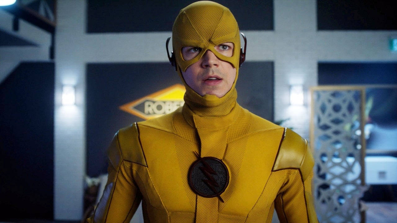 The Flash, yellow suit, lightning bolt emblem, HD Desktop Wallpaper