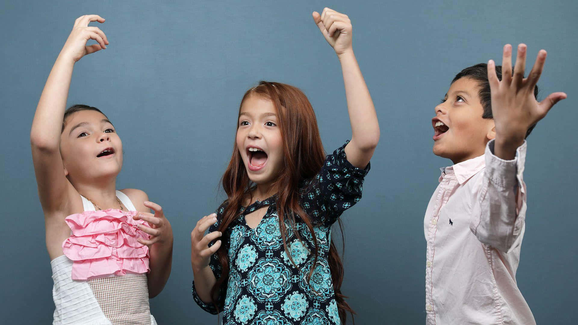 The Florida Project, children, arms raised, Full HD Desktop Wallpaper