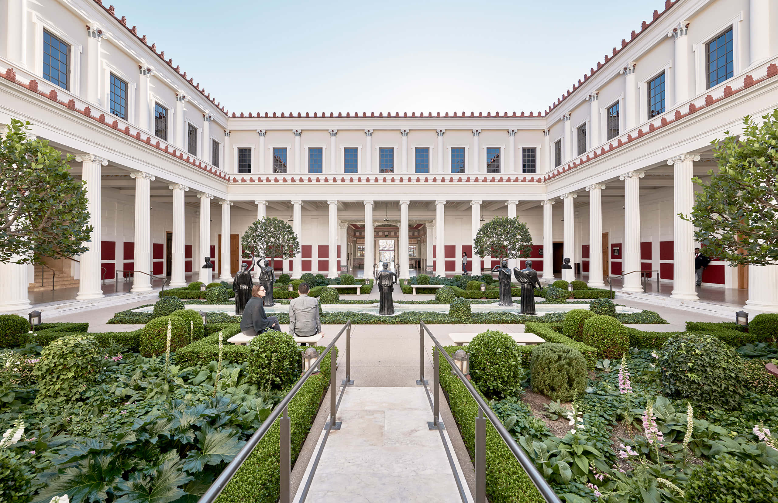 Getty Center, inner courtyard, white columns, 2K Desktop Wallpaper