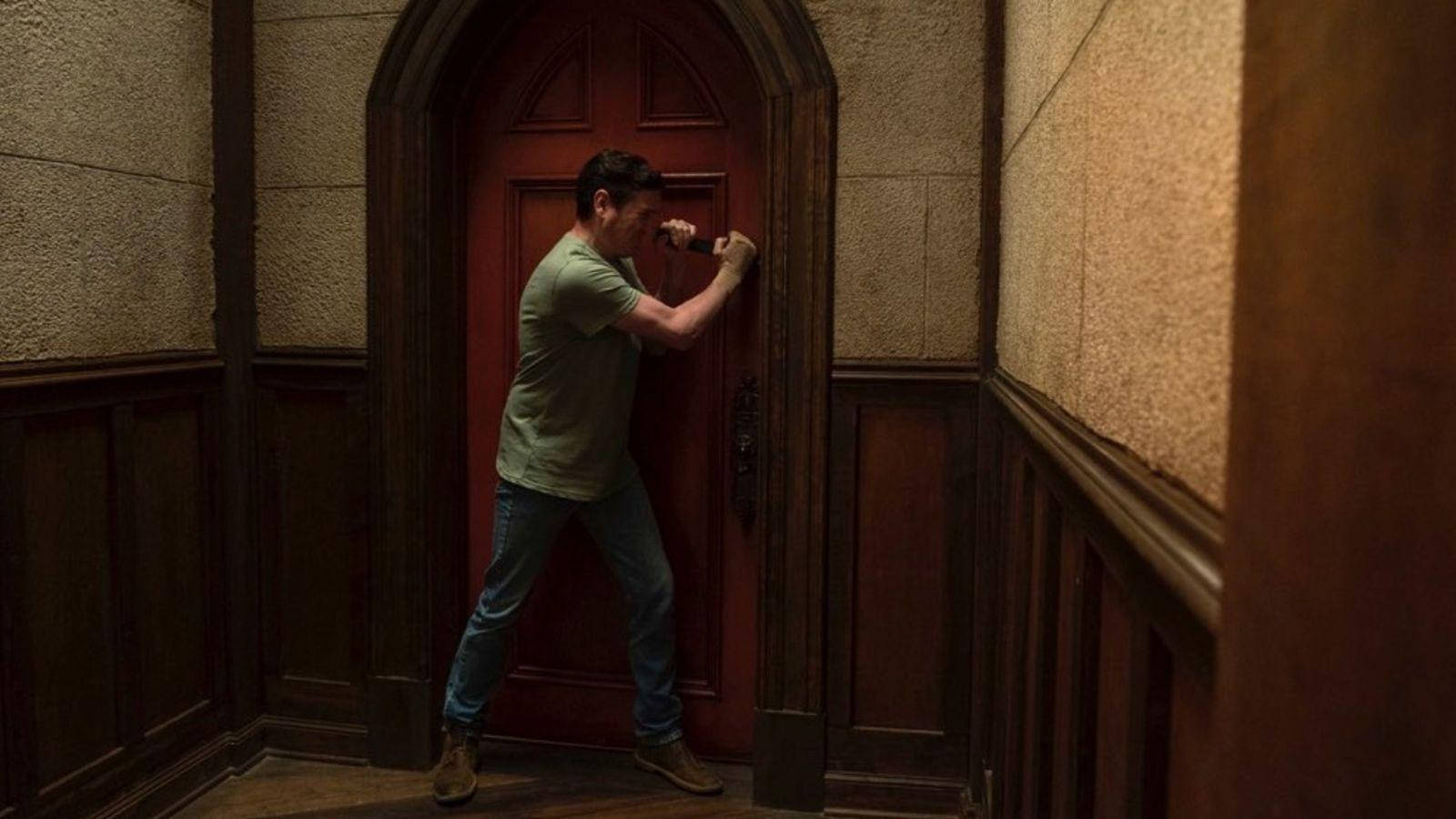 The Haunting of Hill House, red wooden door, dimly lit hallway, HD Desktop Wallpaper