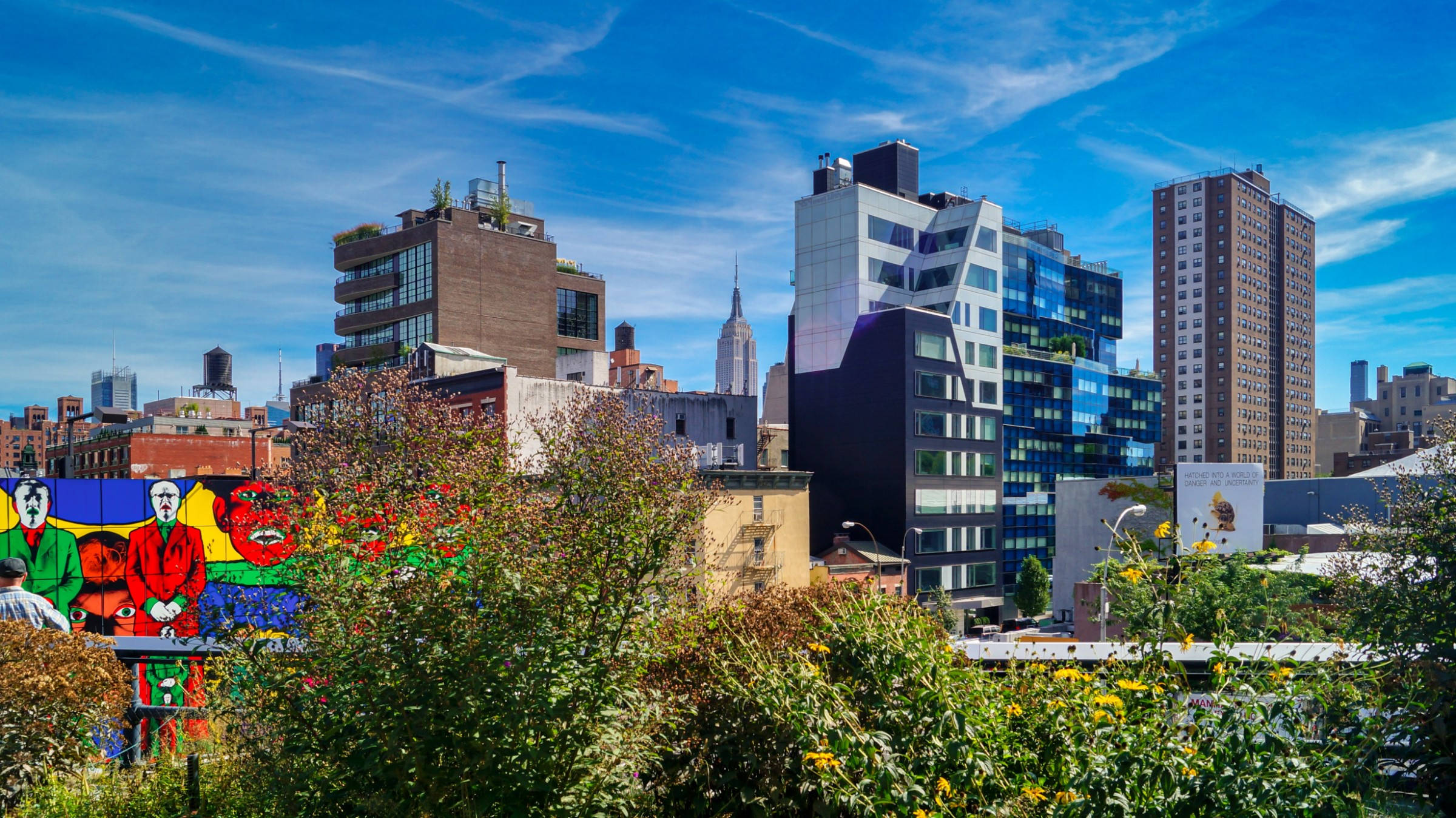 The High Line, vibrant urban skyline, colorful graffiti murals, Full HD Desktop Wallpaper