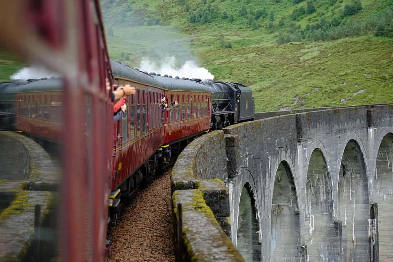 Hogwarts Express Train, red carriages, mossy stone viaduct, HD Desktop Wallpaper