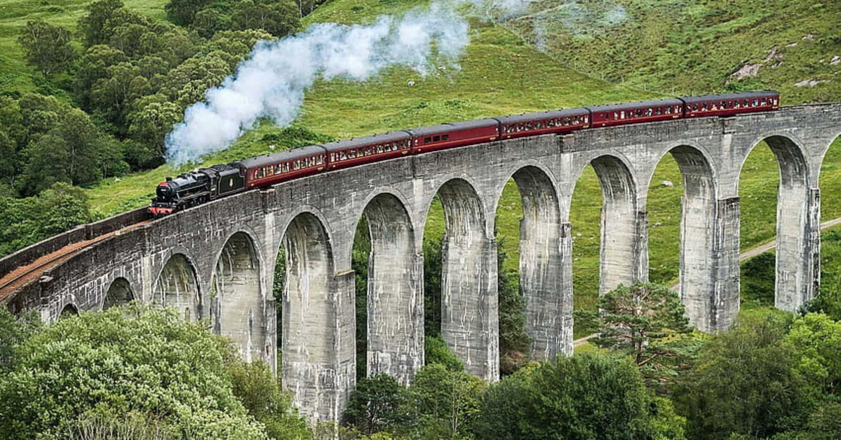 The Hogwarts Express Train, red carriages, white smoke, HD Desktop Wallpaper