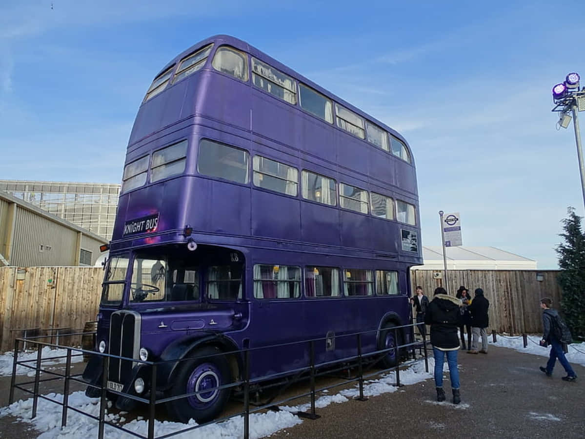 Hogwarts Knight Bus Stop, Knight Bus, purple, SD Desktop Wallpaper